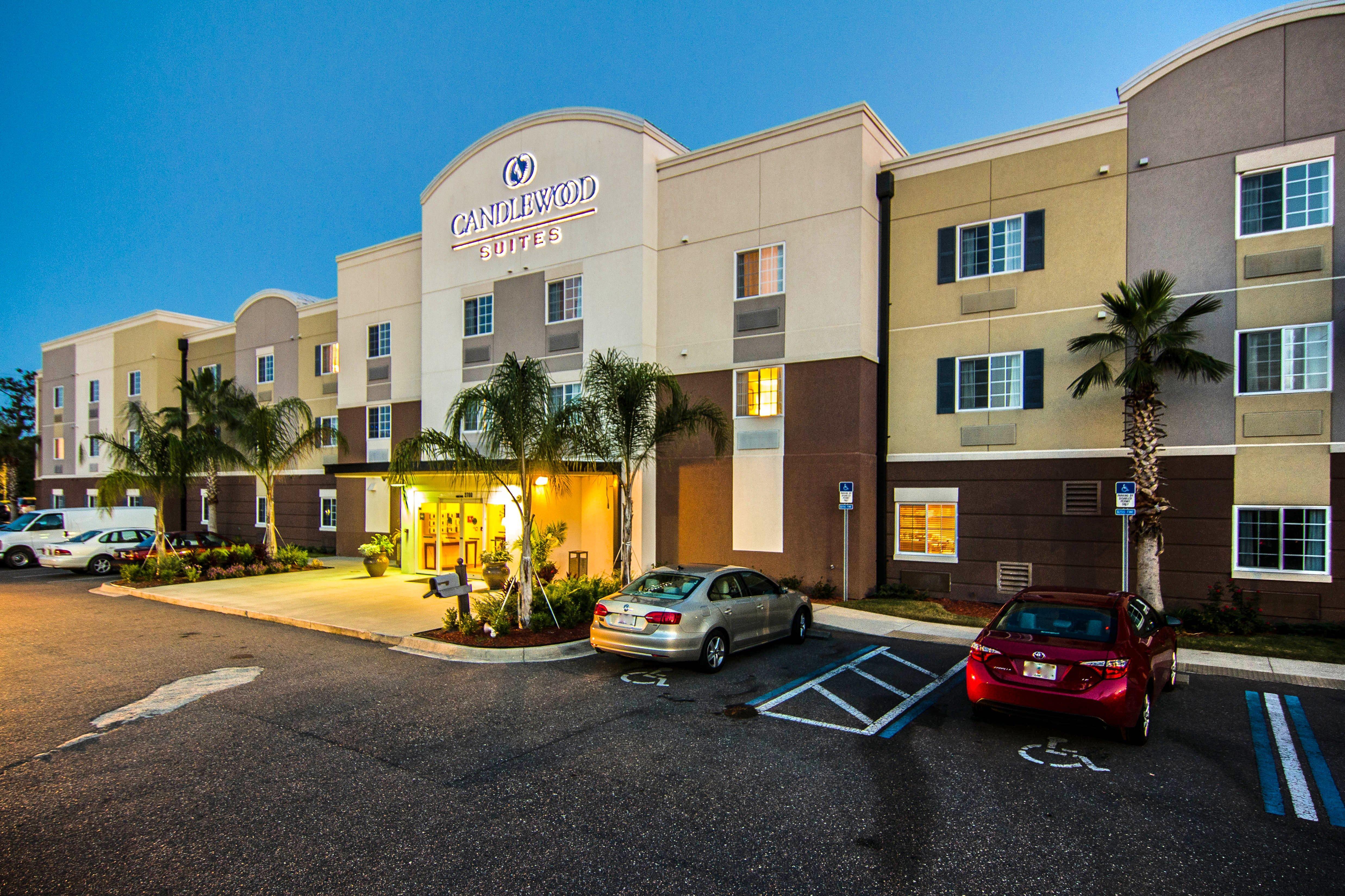 Candlewood East Merril Road By Ihg Hotel 2*