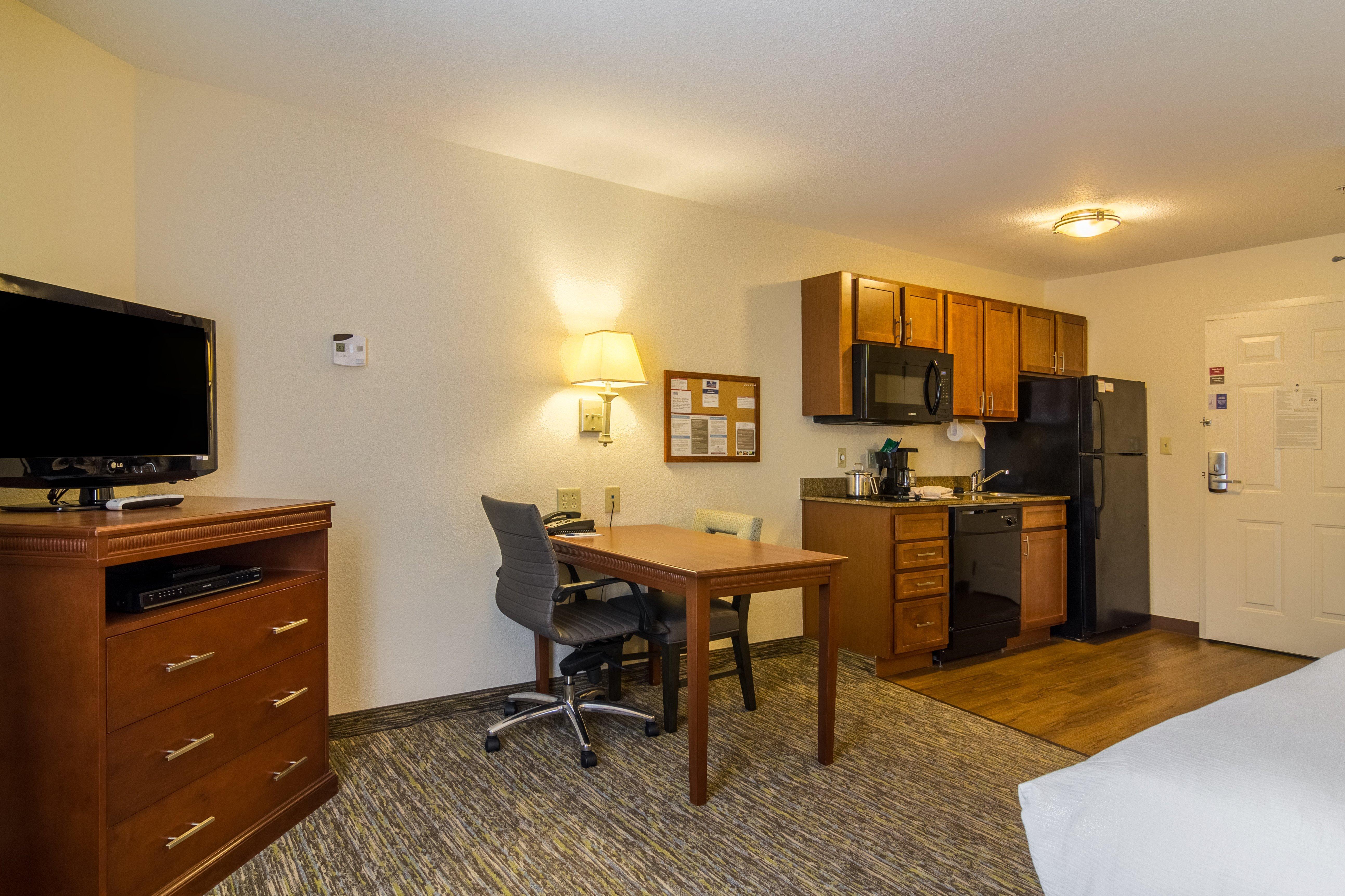Candlewood East Merril Road By Ihg Jacksonville