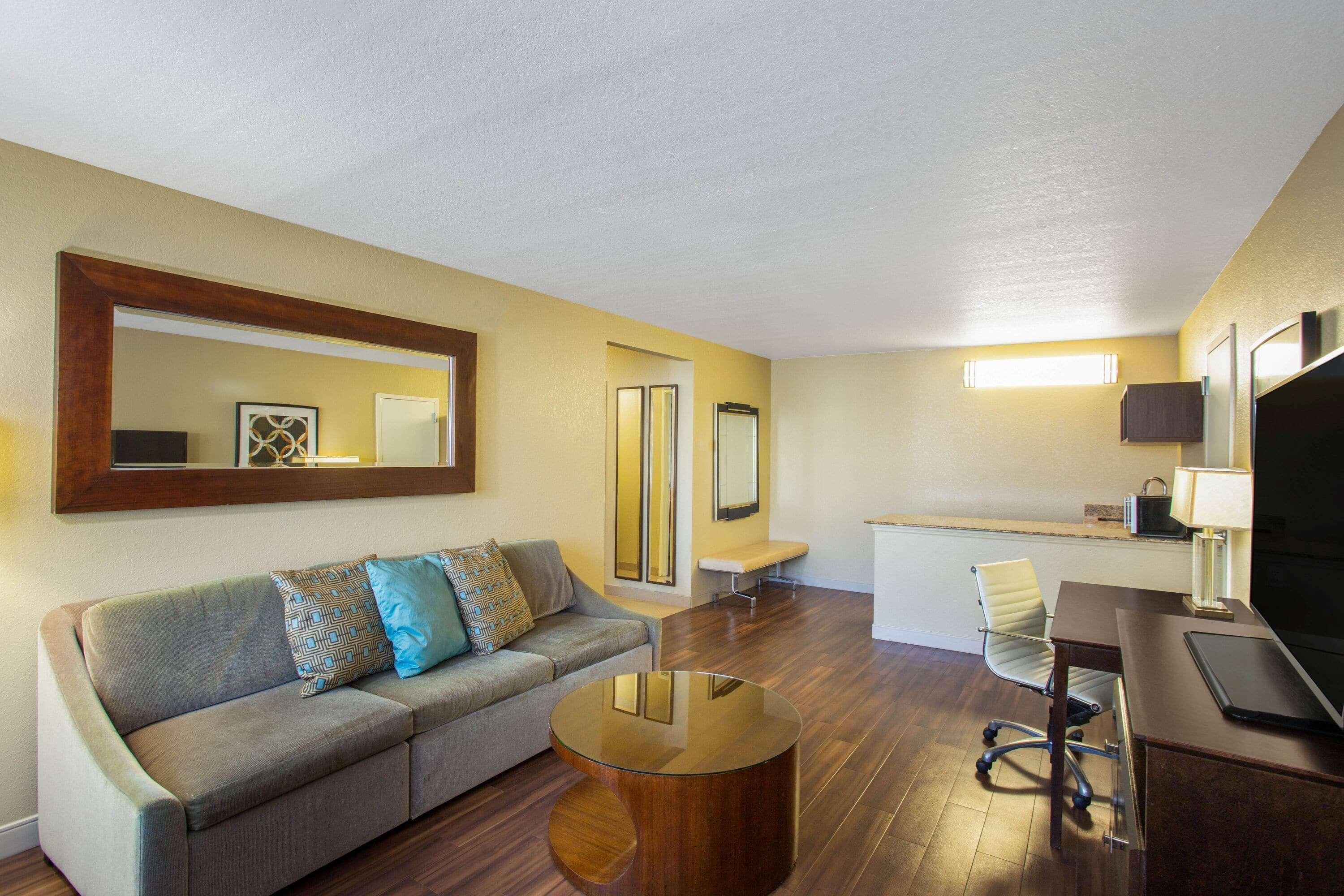 Ramada By Wyndham Venezia Hotel