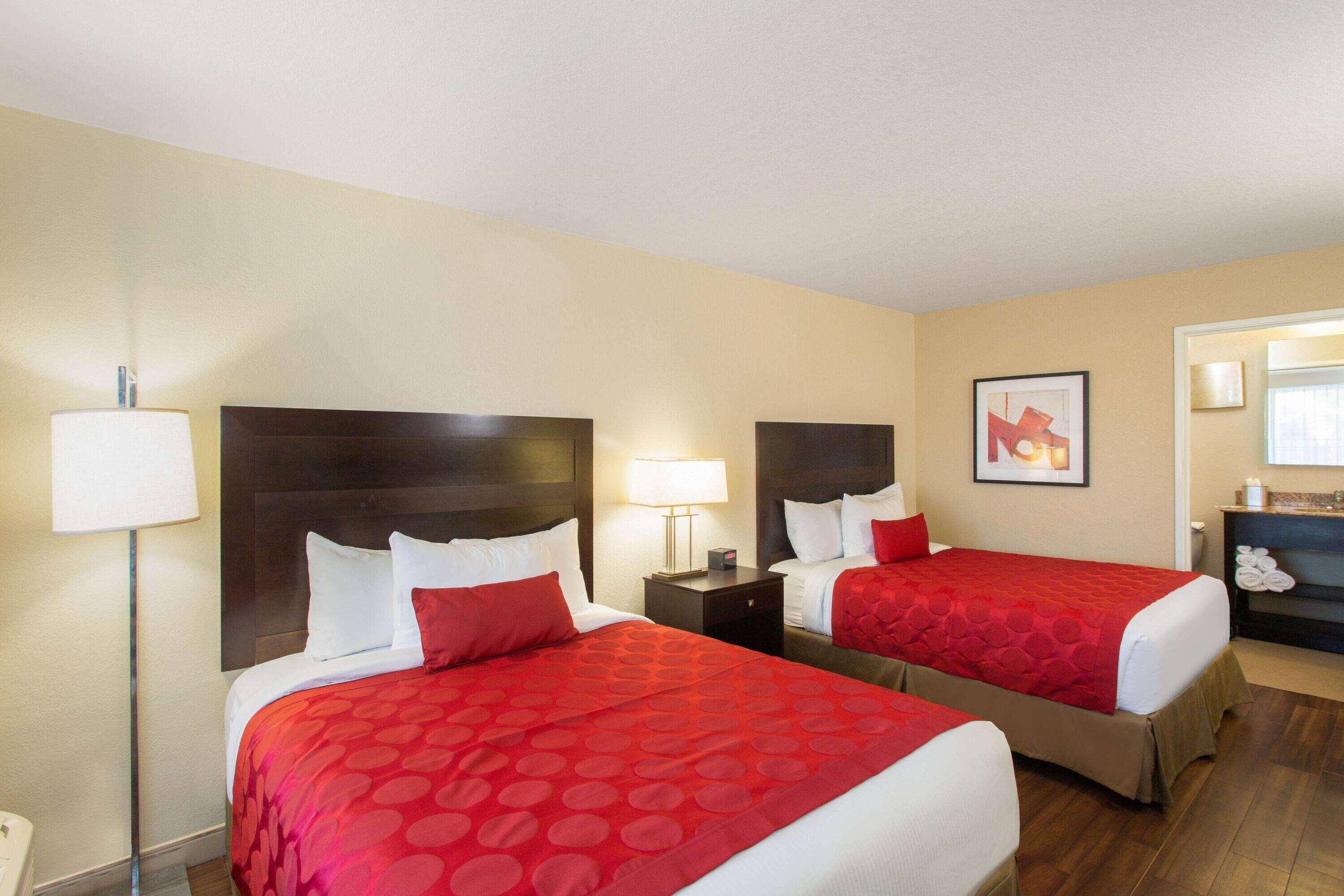 Ramada By Wyndham Venezia Hotel