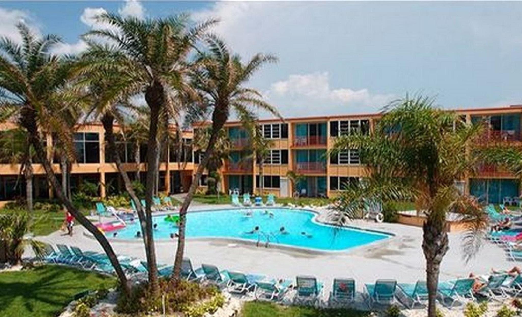 Hotel Dolphin St. Pete Beach