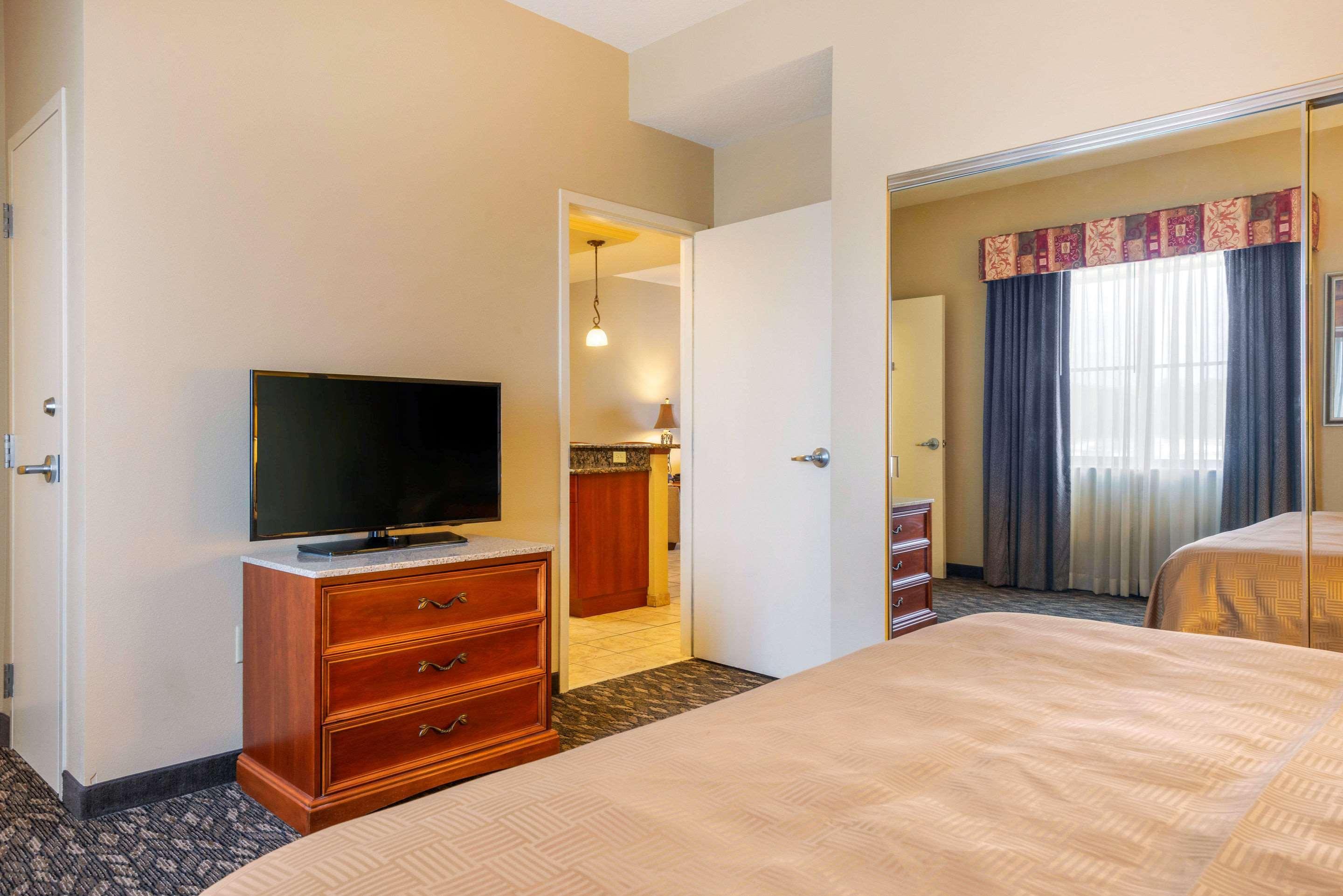 Clarion Ormond At Destination Daytona Inn