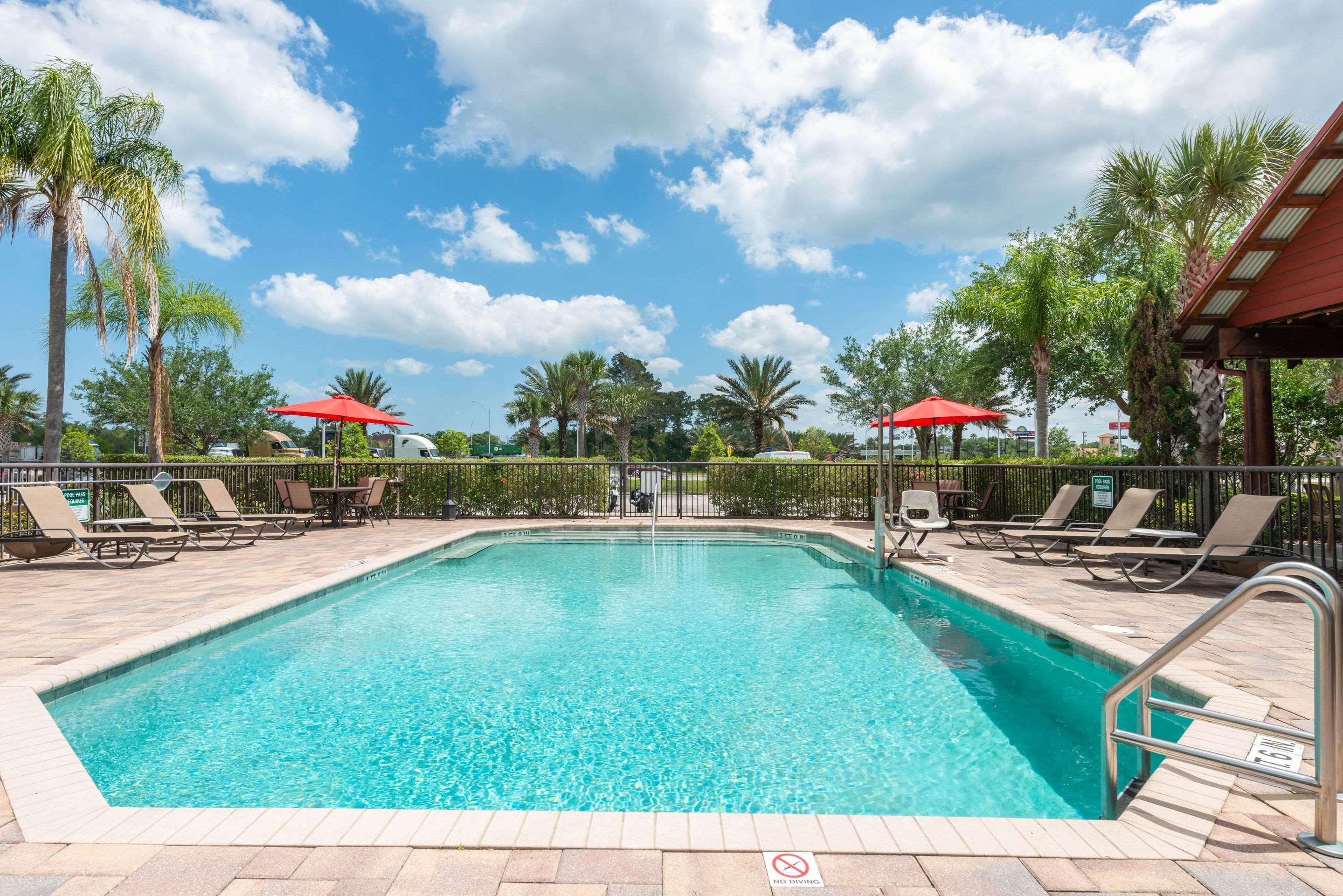 Clarion Ormond At Destination Daytona Inn 2*