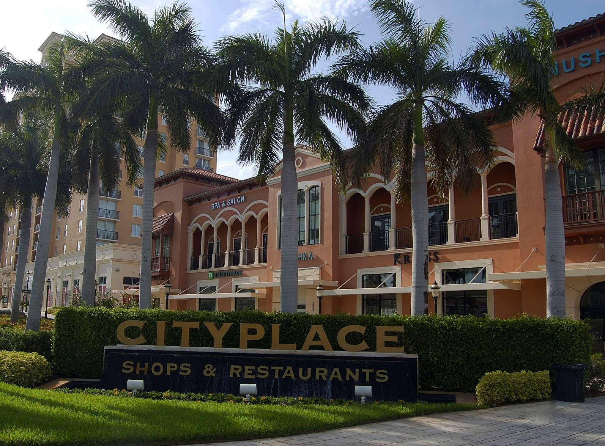 Hilton Palm Pbi