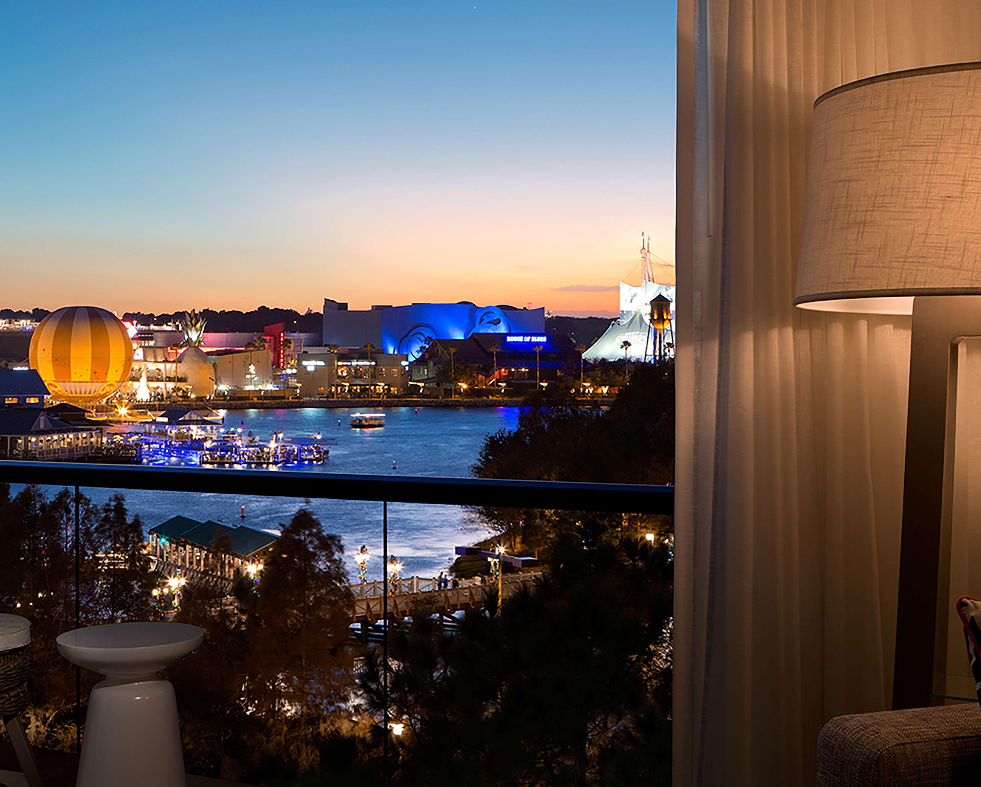 Hilton Orlando Buena Vista Palace - Springs Area Resort