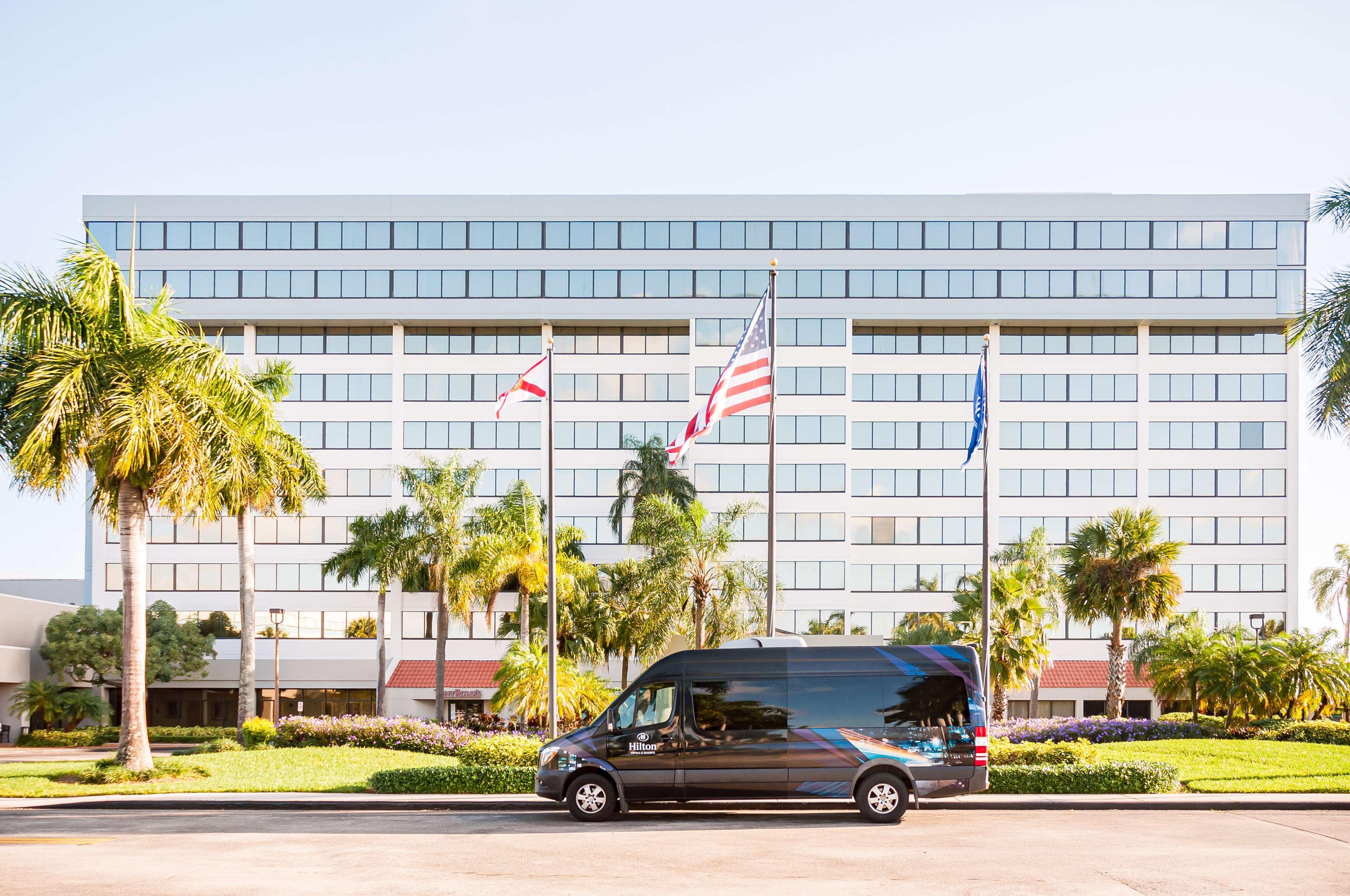 Hilton Palm Pbi Cloud Lake