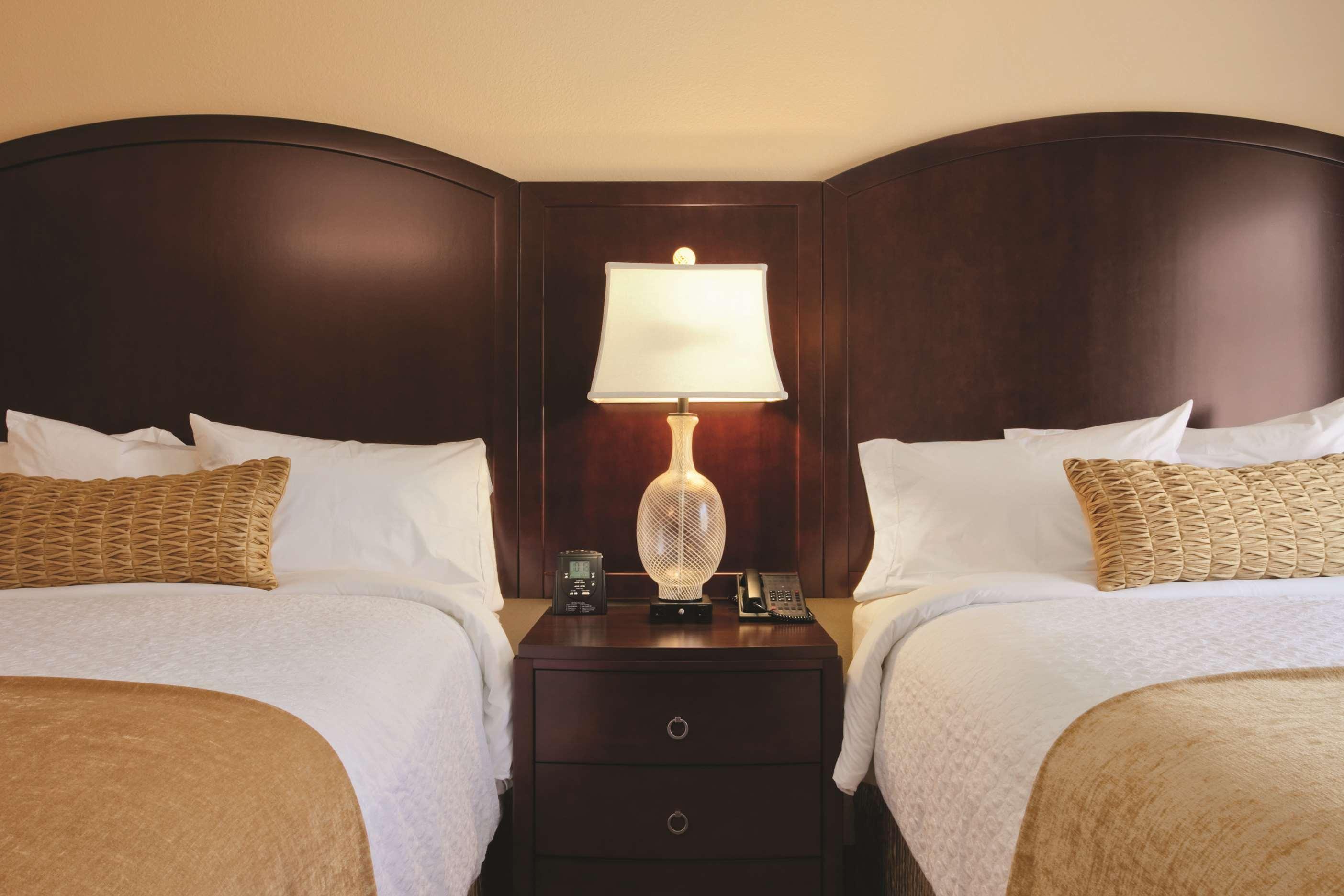 Hotel Embassy By Hilton Orlando Buena Vista South 4*