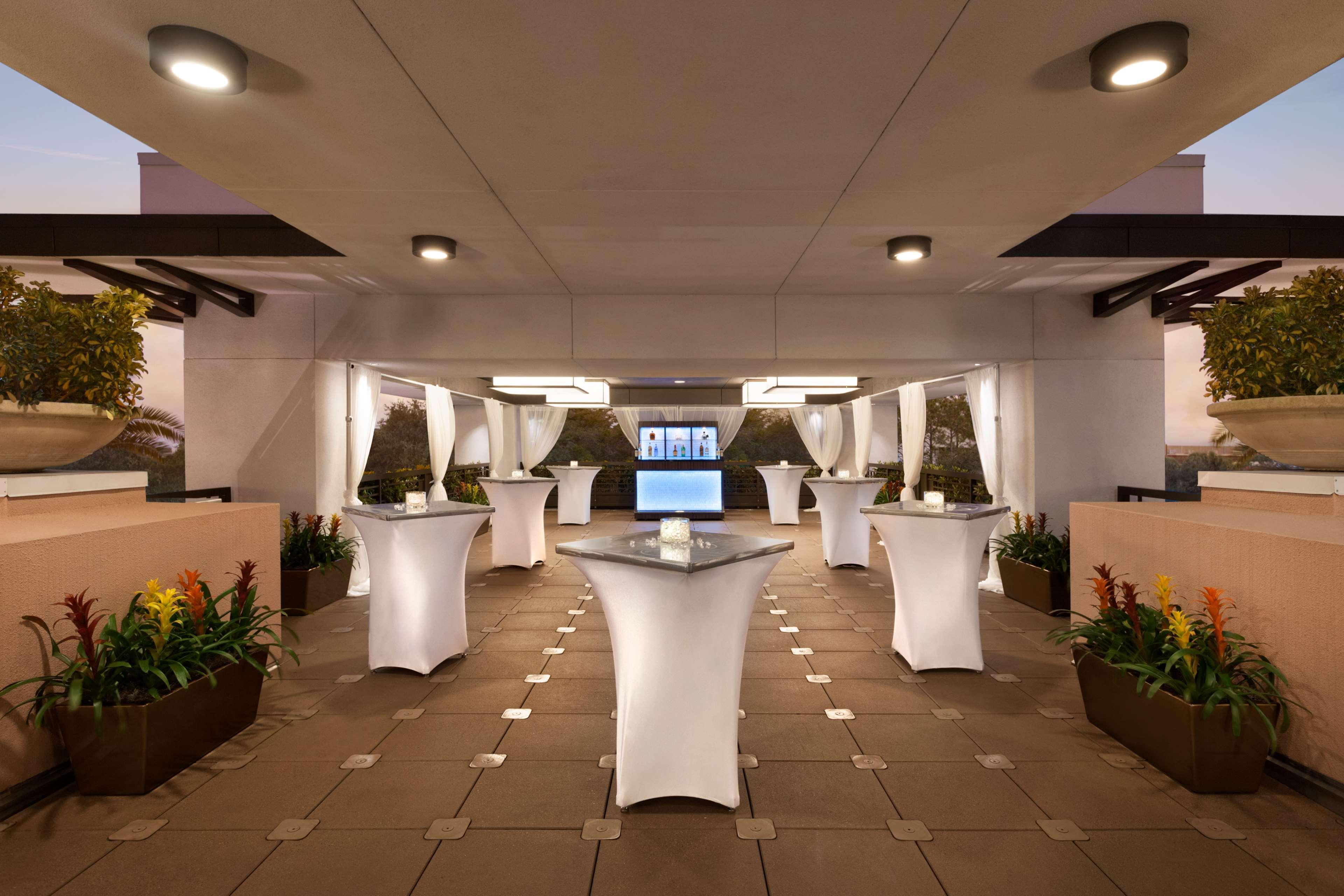 Hotel Embassy By Hilton Orlando Buena Vista South