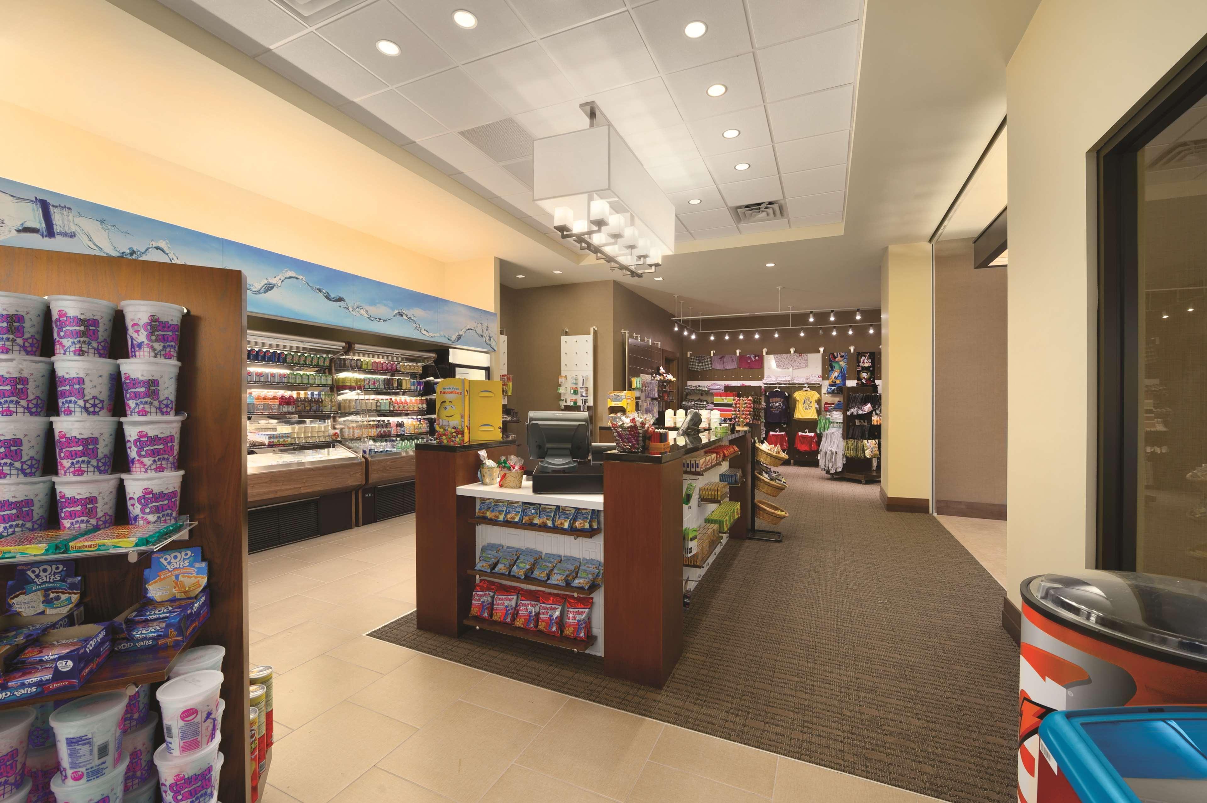 Hotel Embassy By Hilton Orlando Buena Vista South 4*
