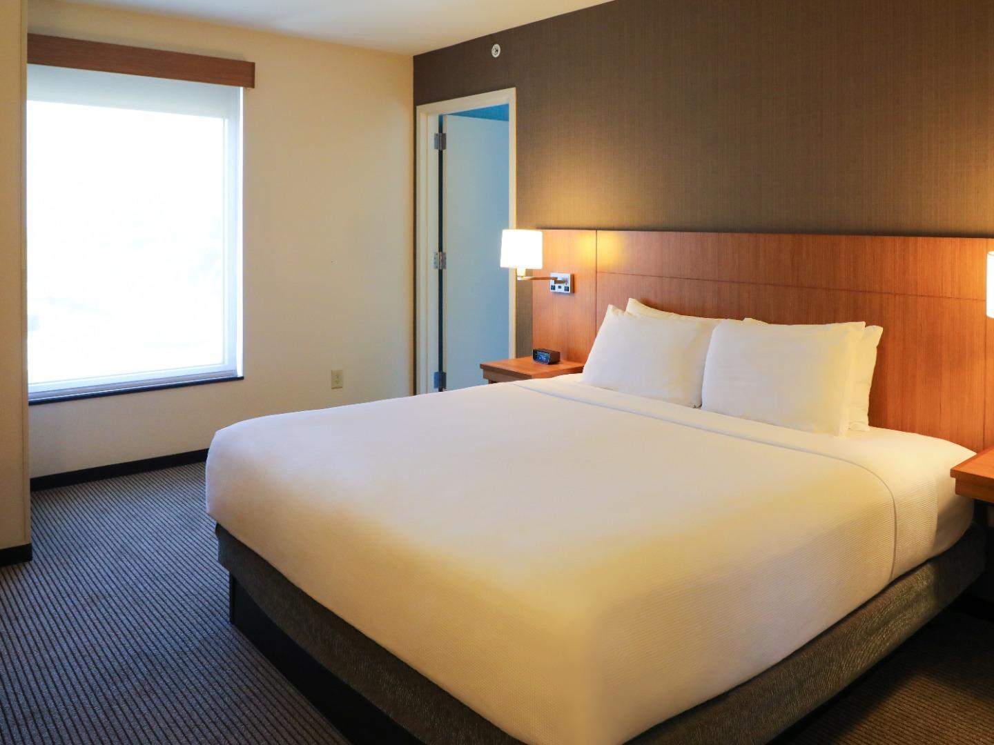 Faro Blanco & Yacht Club Marathon, Curio By Hilton 4* Marathon