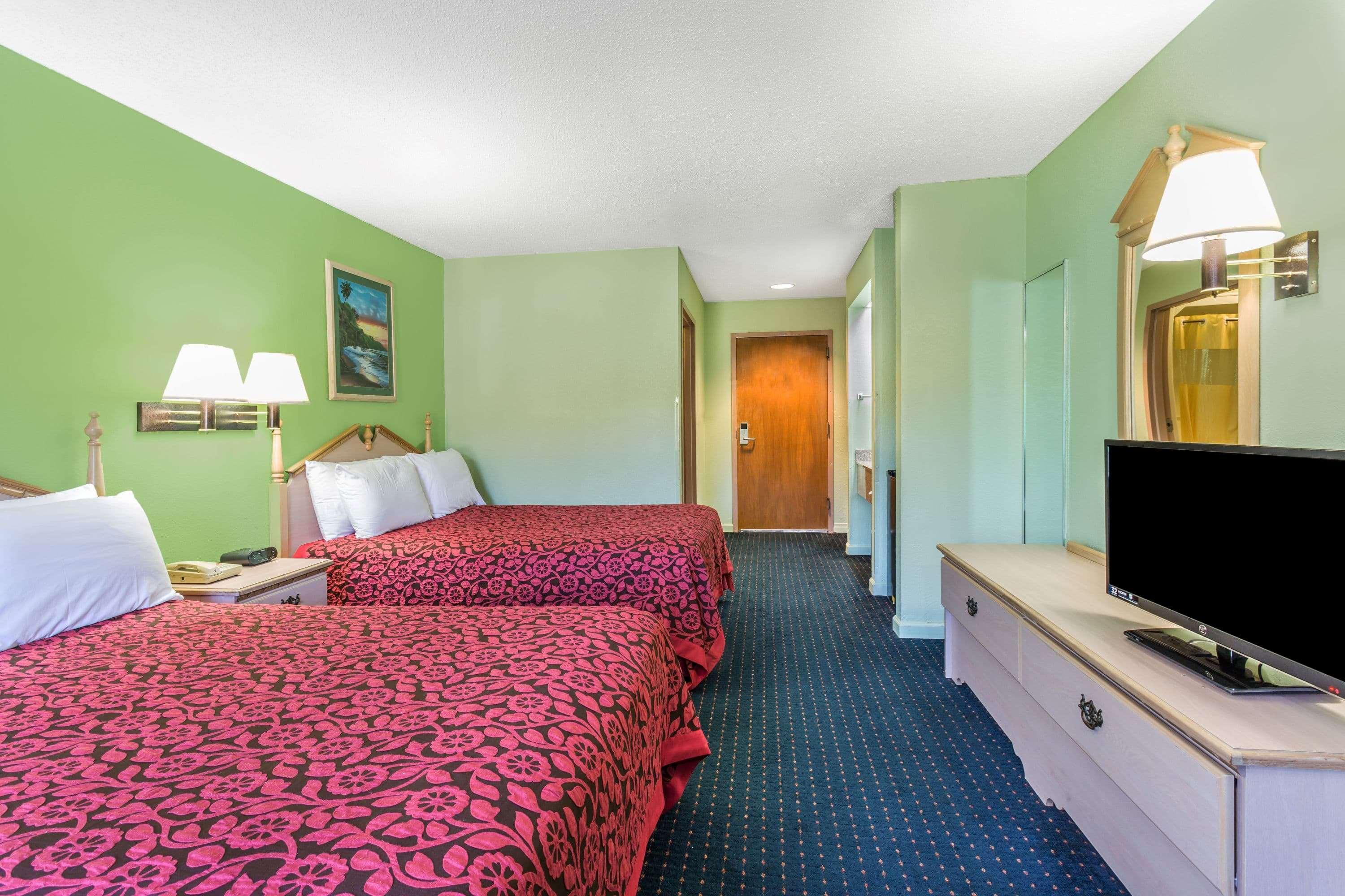 Days By Wyndham City/callaway Motel 2*