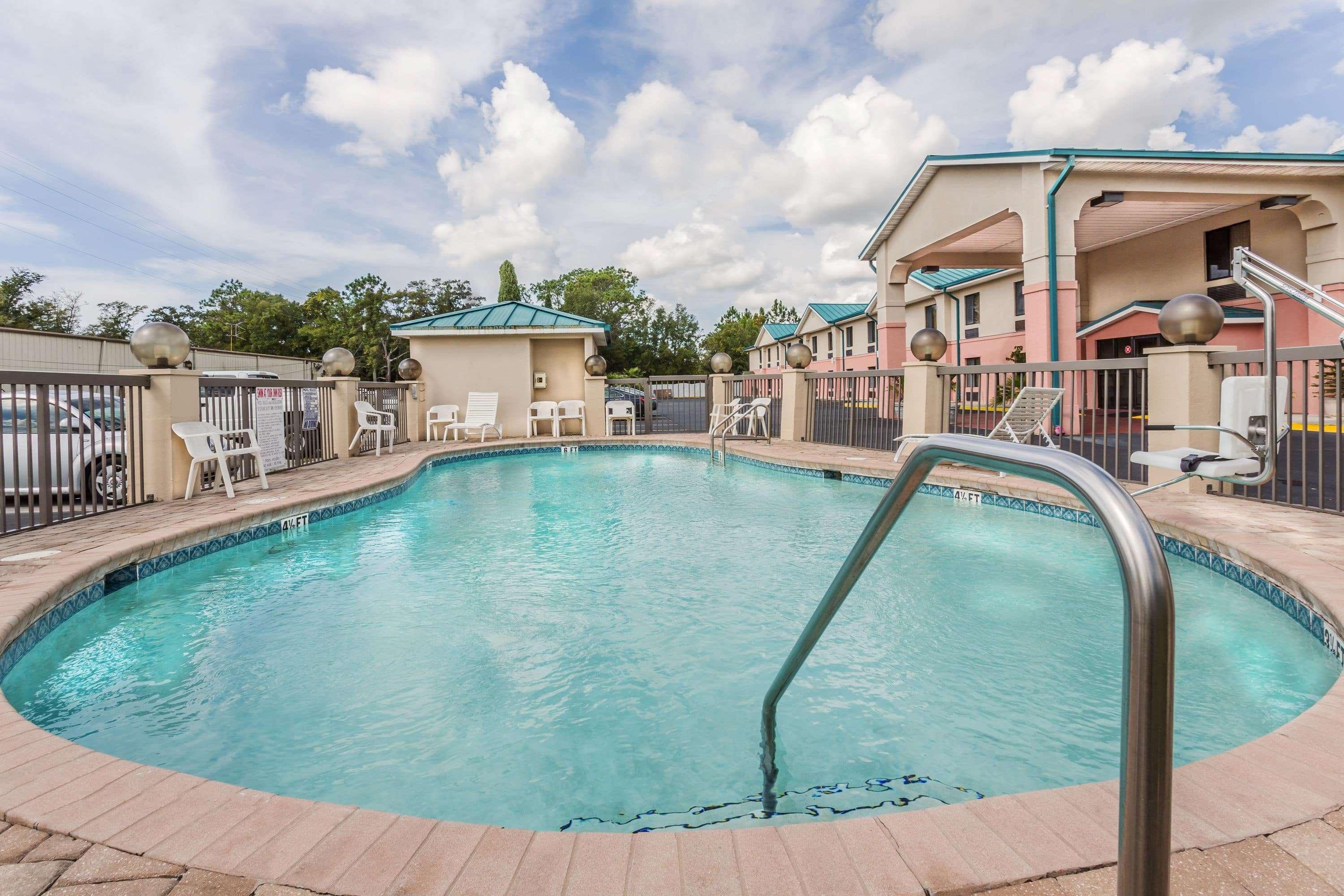 Days By Wyndham City/callaway 2*