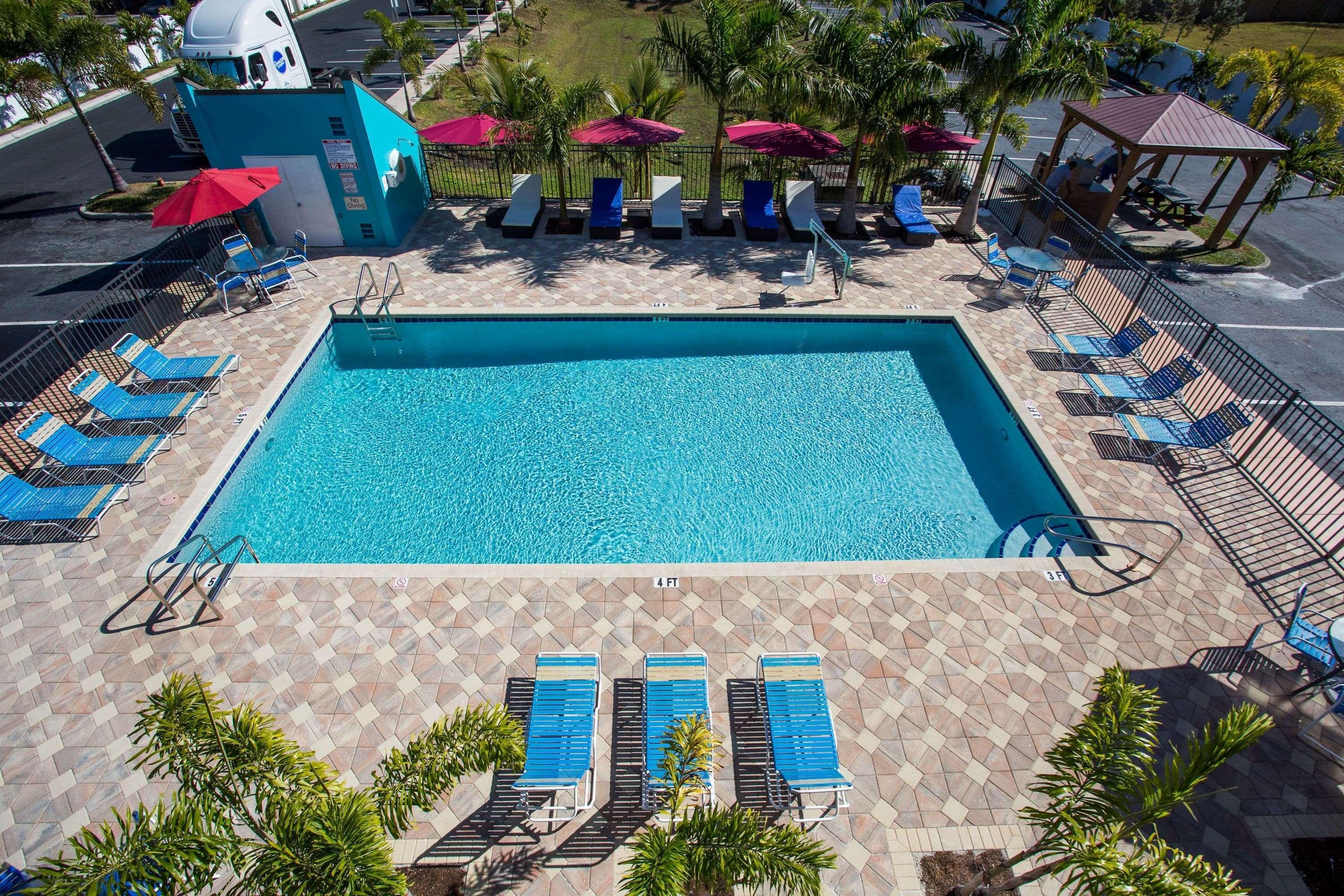 Hotel Days By Wyndham Bay 3*