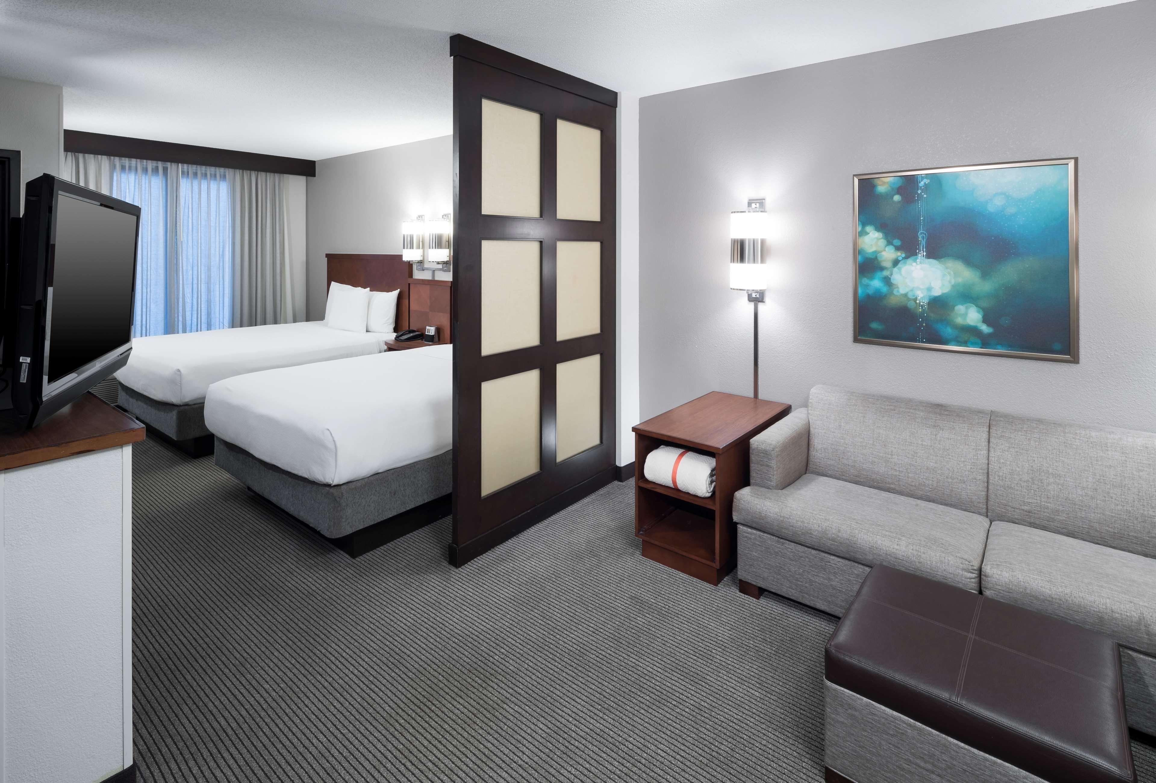 Hotel Hyatt Place Airport 4*