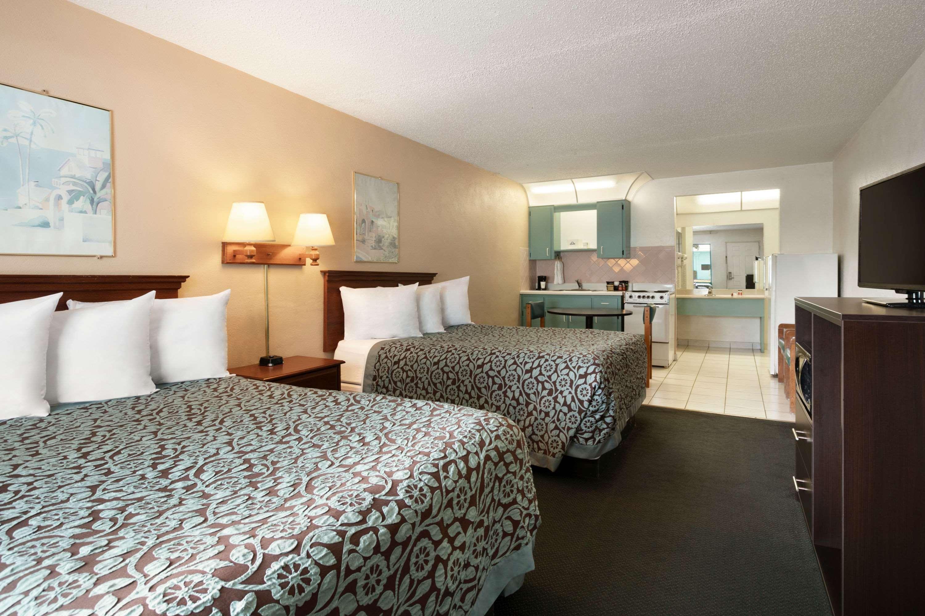 Days By Wyndham Clearwater/central 2*