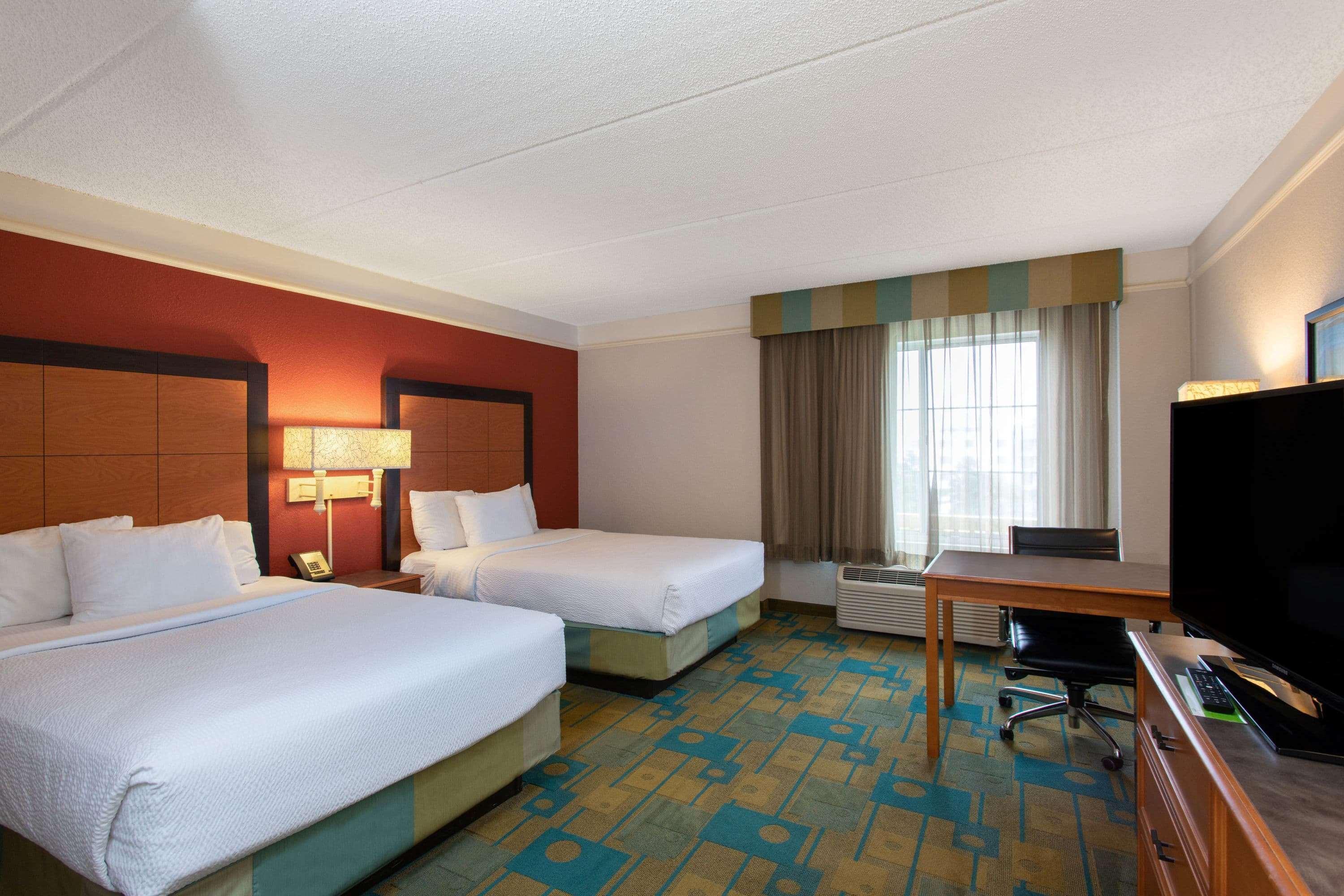 La Quinta By Wyndham Butler Blvd 3*