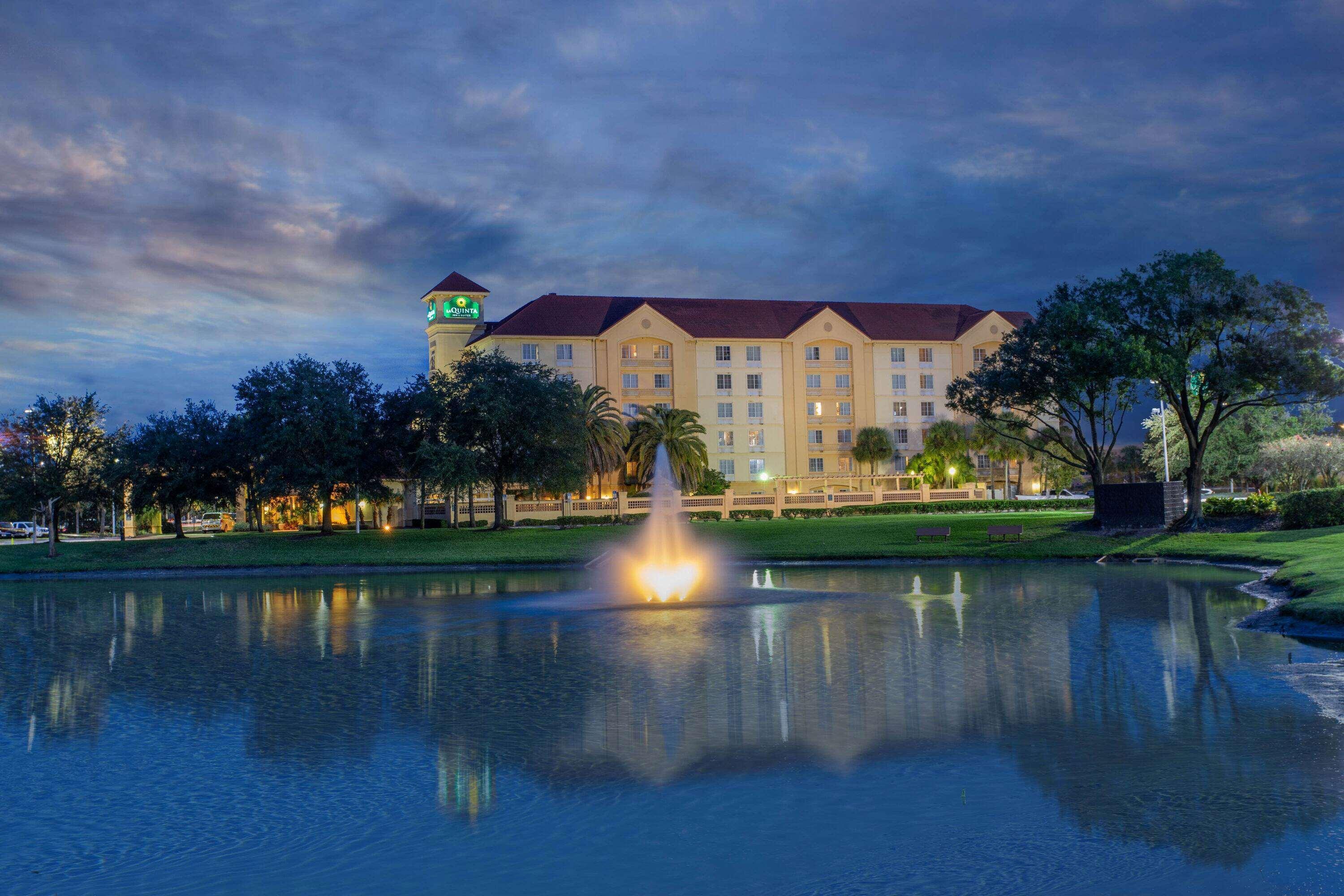 Hotel La Quinta By Wyndham Butler Blvd