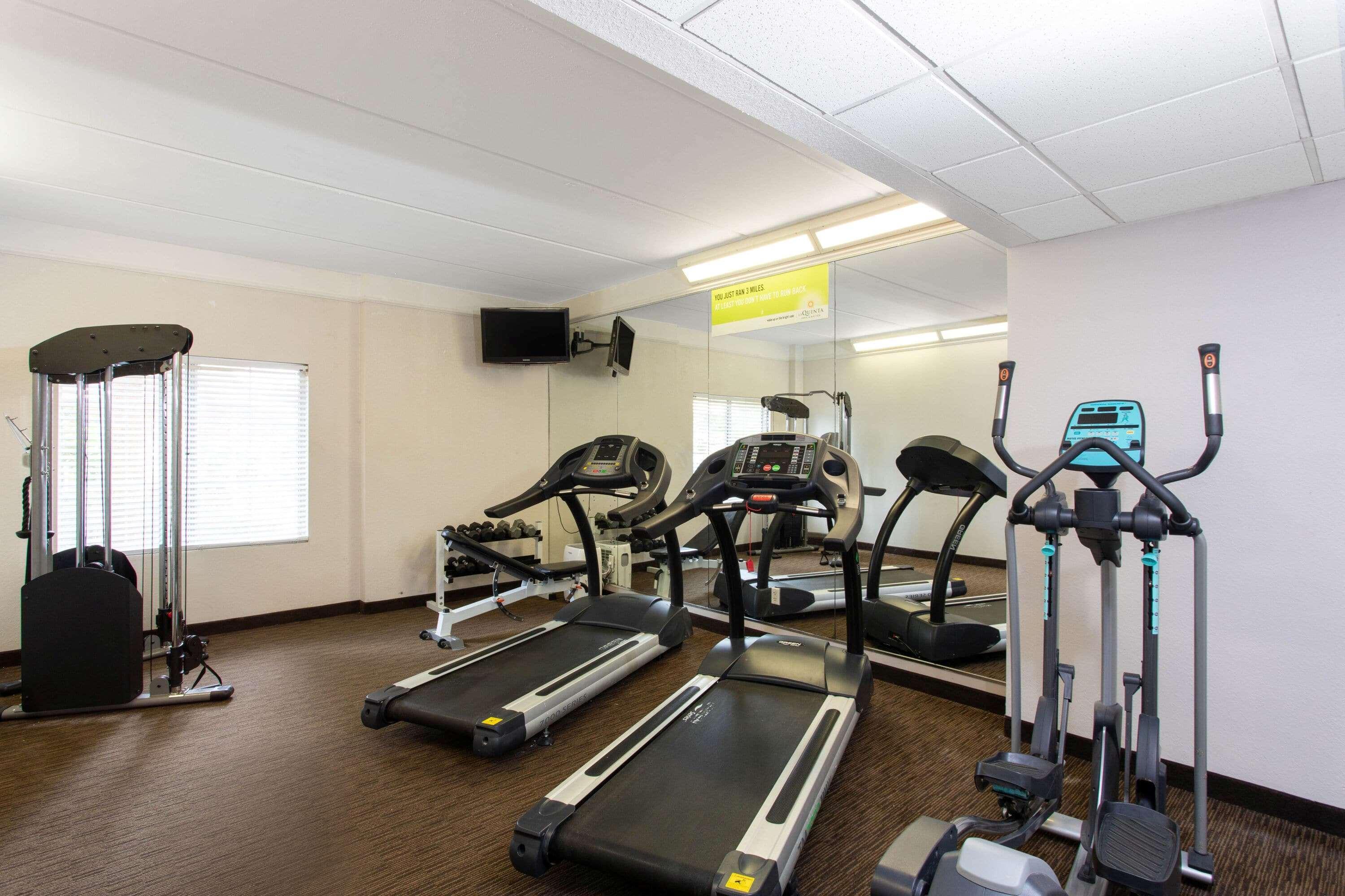La Quinta By Wyndham Butler Blvd Hotel 3*
