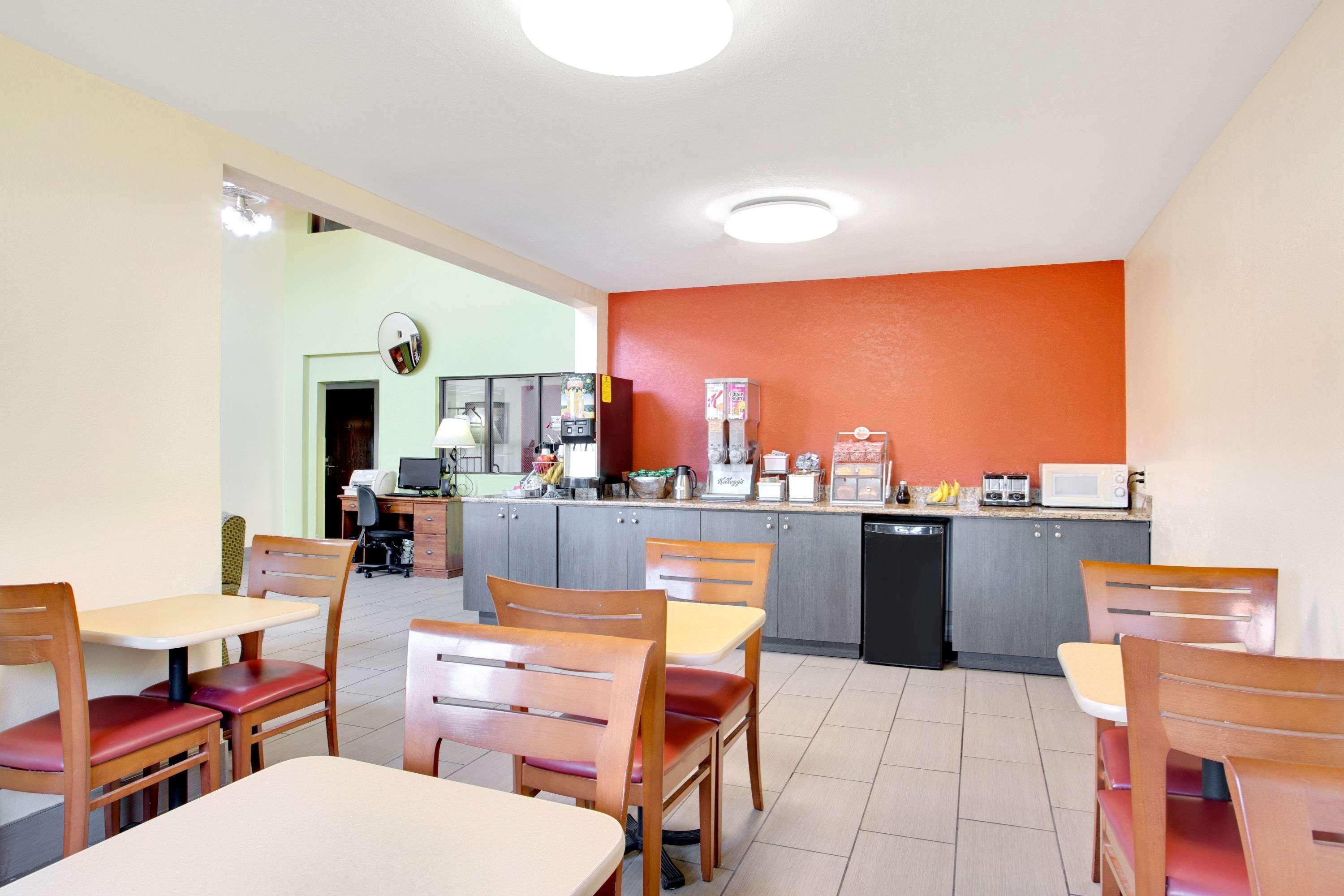Super 8 By Wyndham Clearwater/st. Petersburg Airport 3*