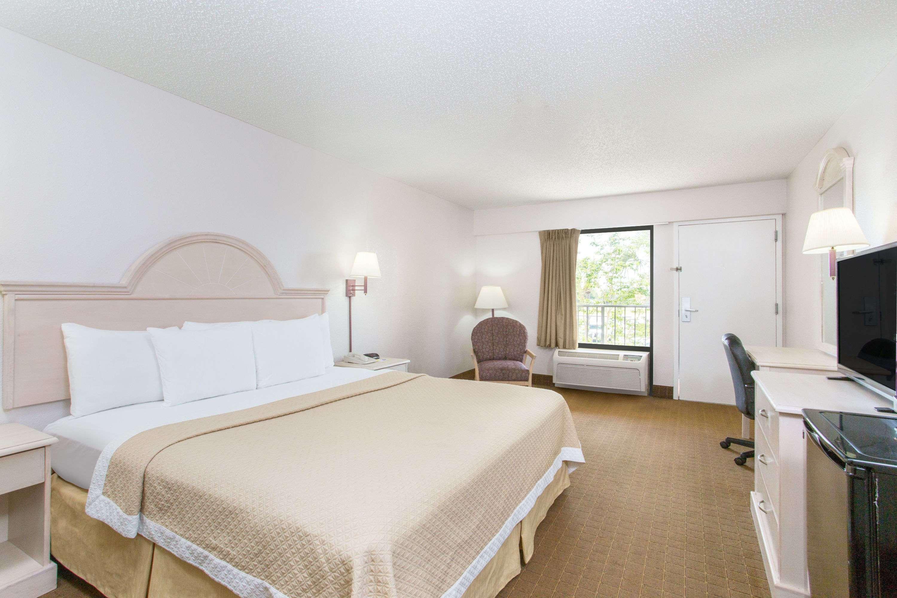Days & By Wyndham - Near Beaches Hurlburt 3* Navarre