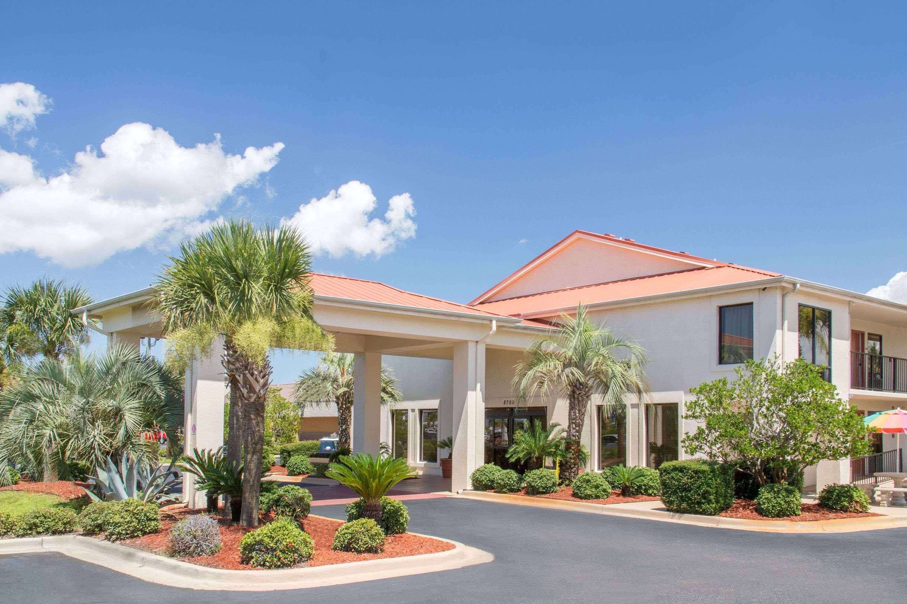 Days & By Wyndham - Near Beaches Hurlburt 3*