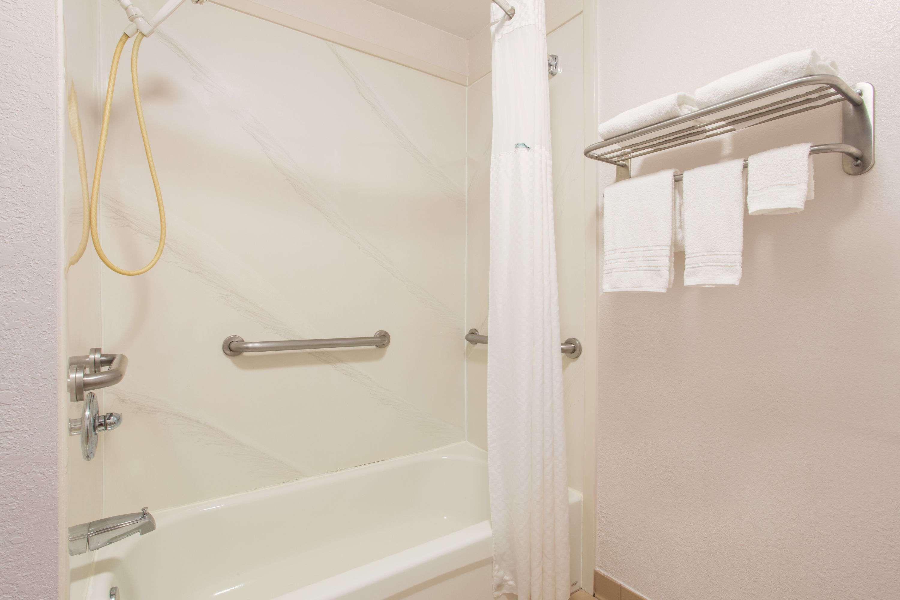 Motel Days & By Wyndham - Near Beaches Hurlburt