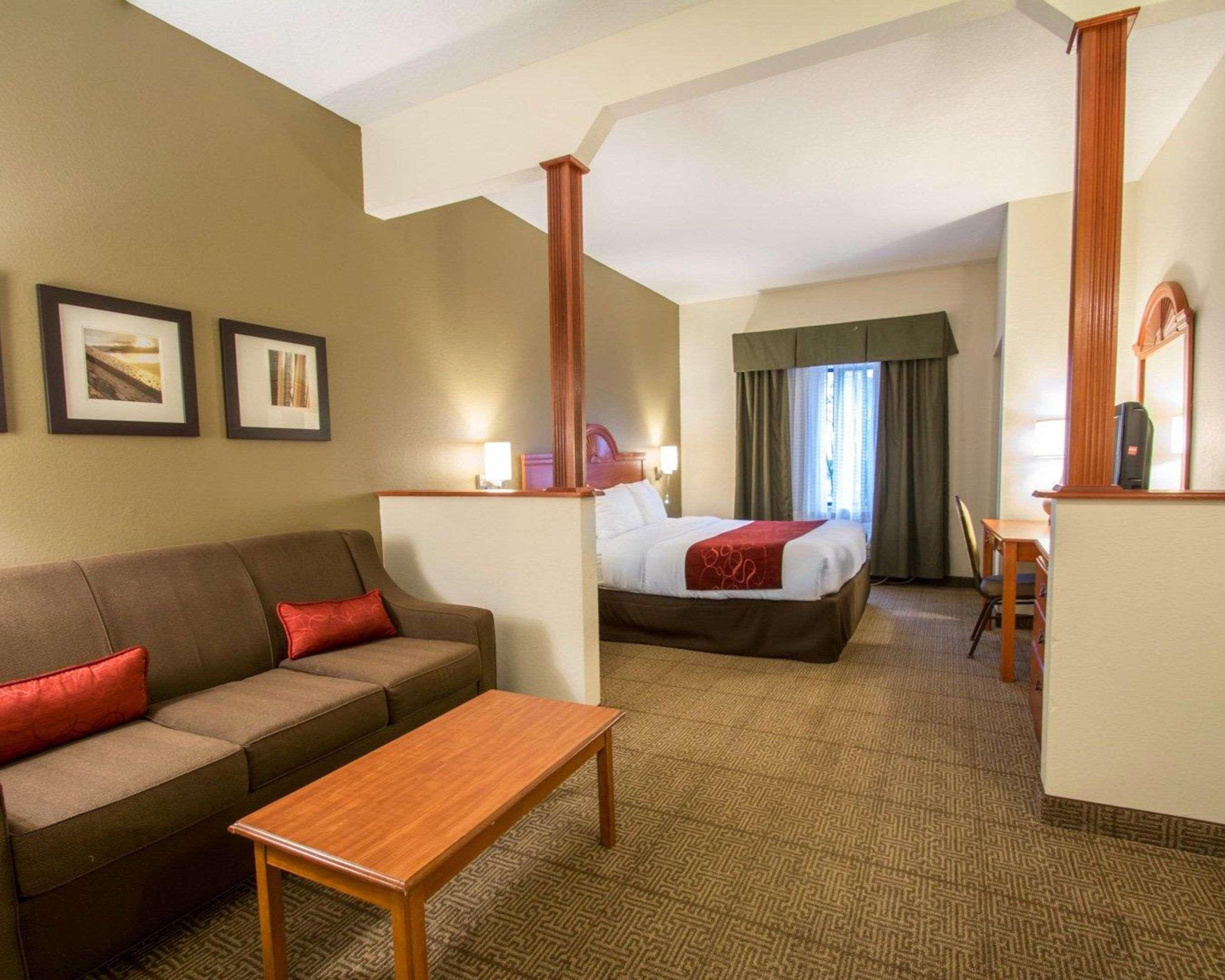 Comfort Pierce I-95 Hotel 3*