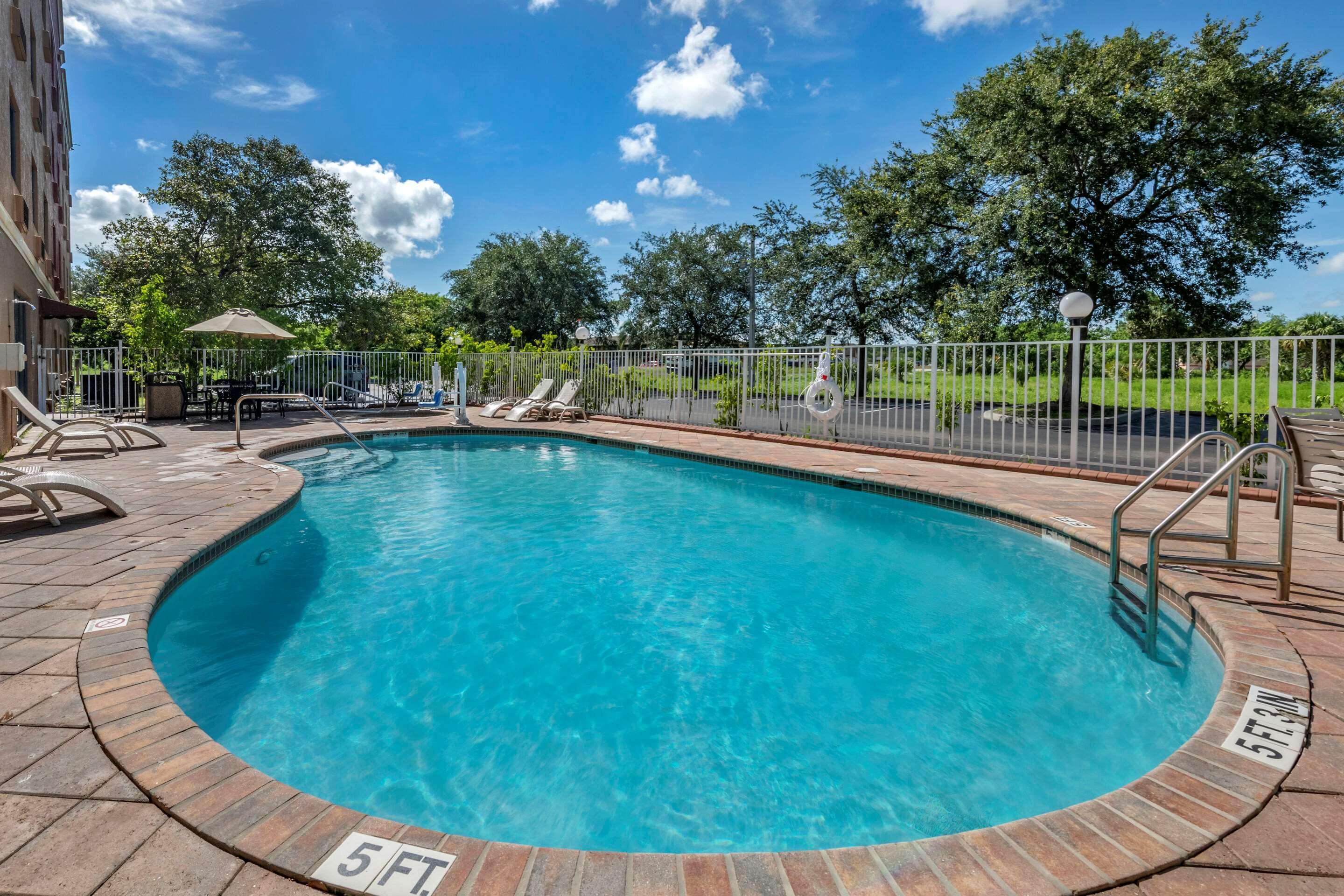 Hotel Comfort Pierce I-95 Fort Pierce