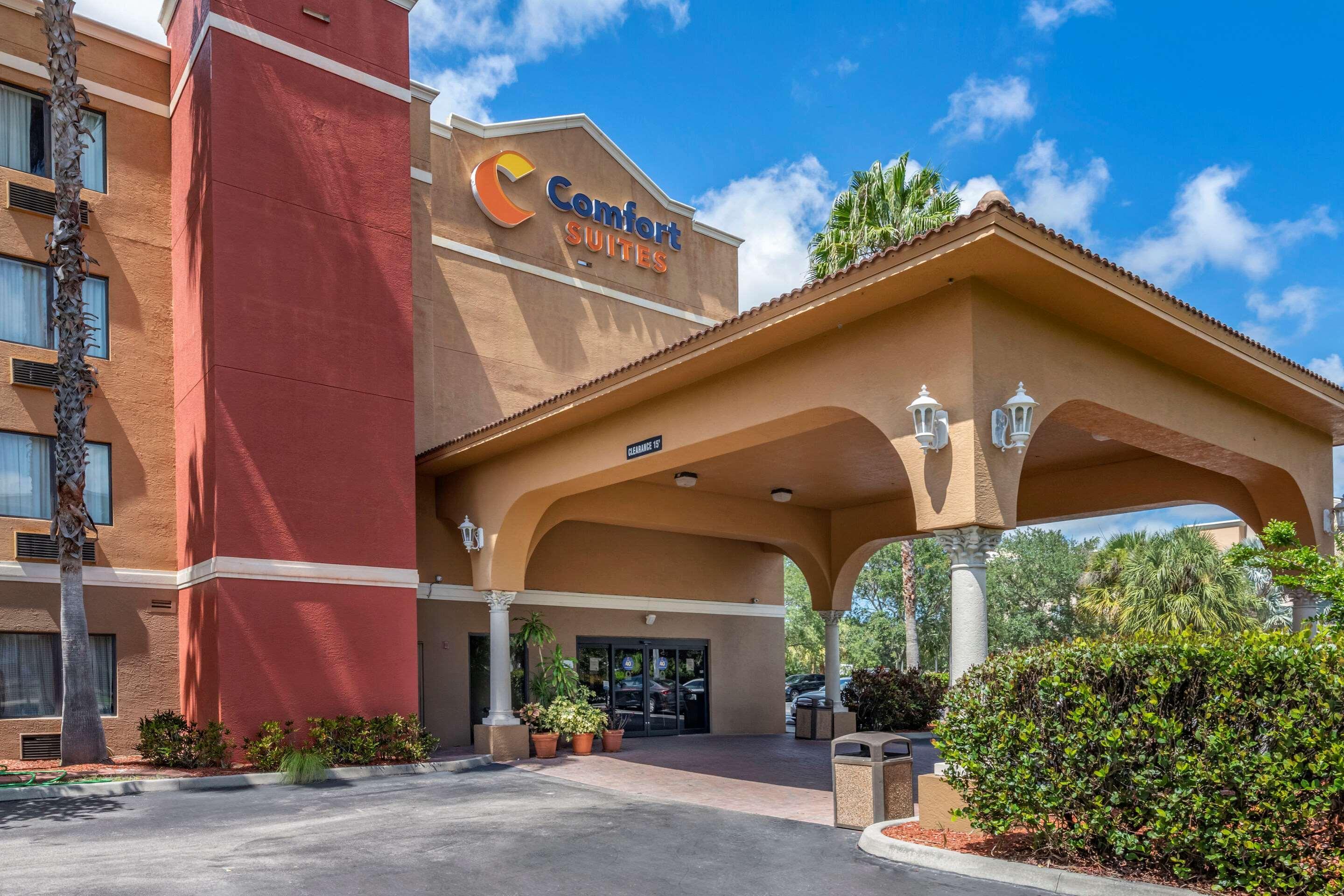Comfort Pierce I-95 Hotel 3*