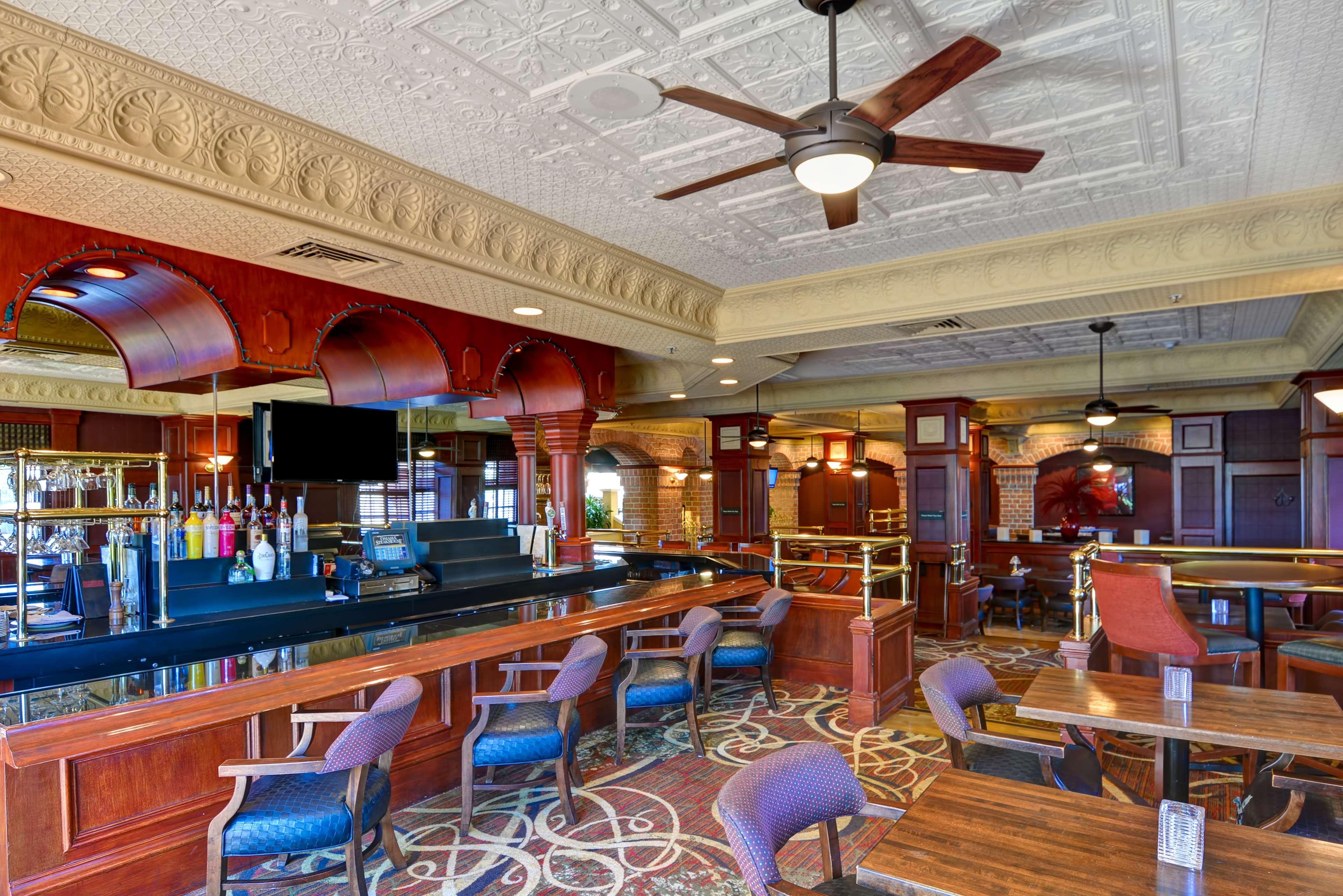 Hotel Embassy By Hilton Orlando North