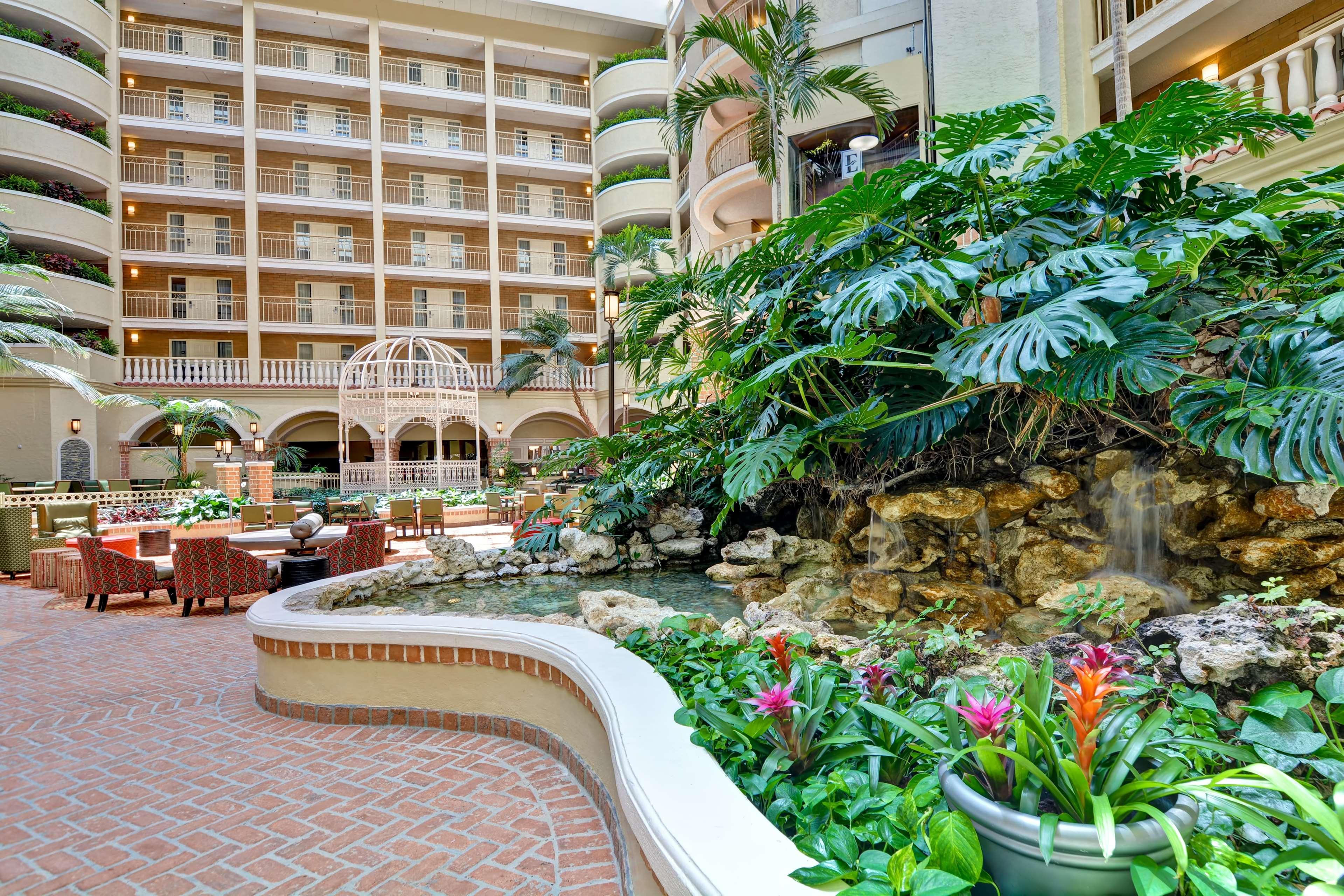 Hotel Embassy By Hilton Orlando North