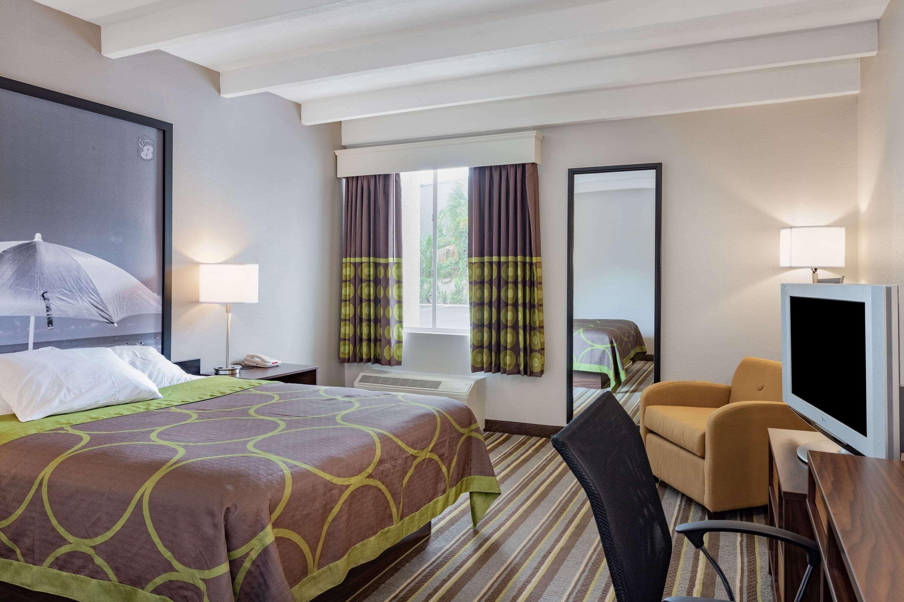 Motel Super 8 By Wyndham 2*