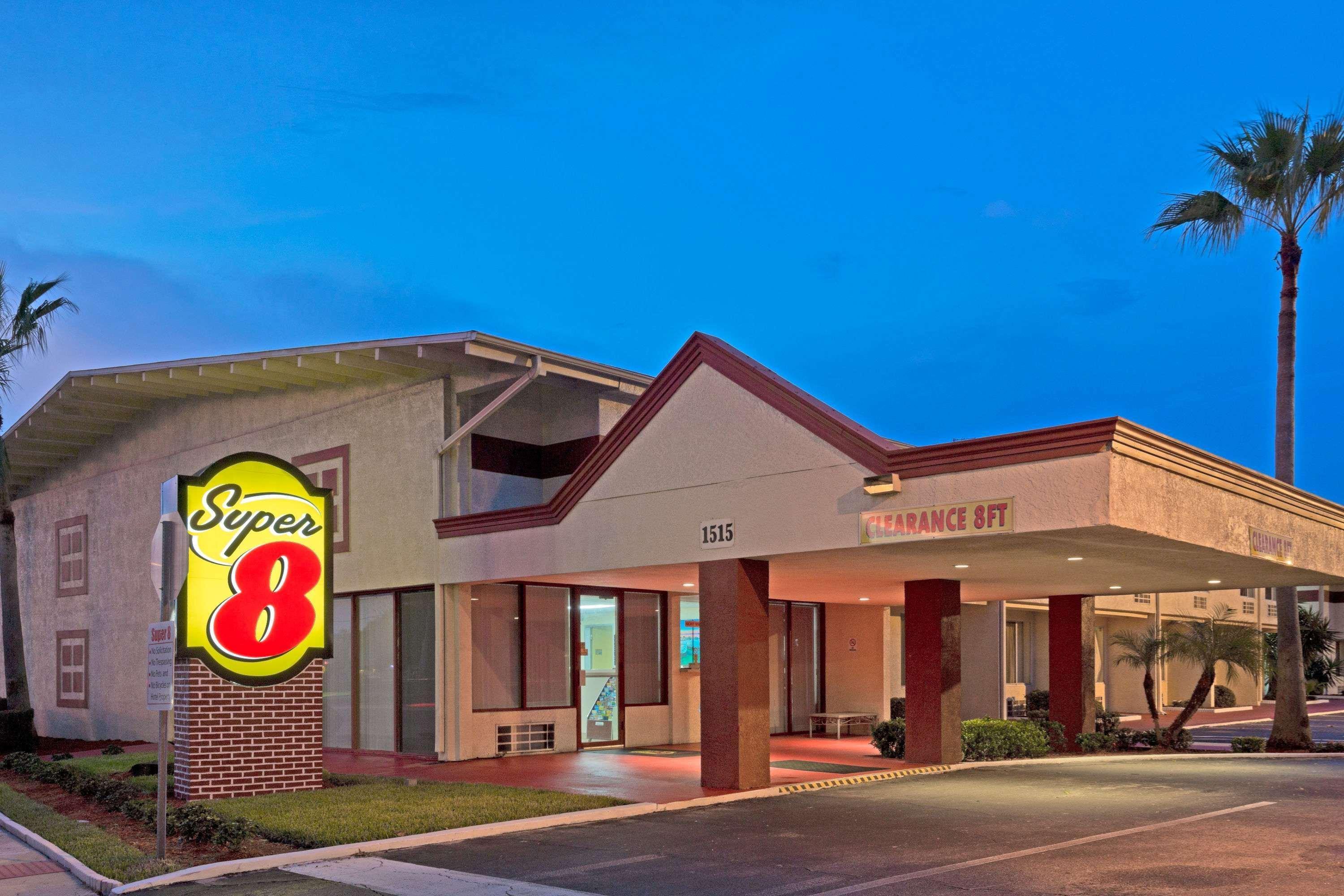 Motel Super 8 By Wyndham