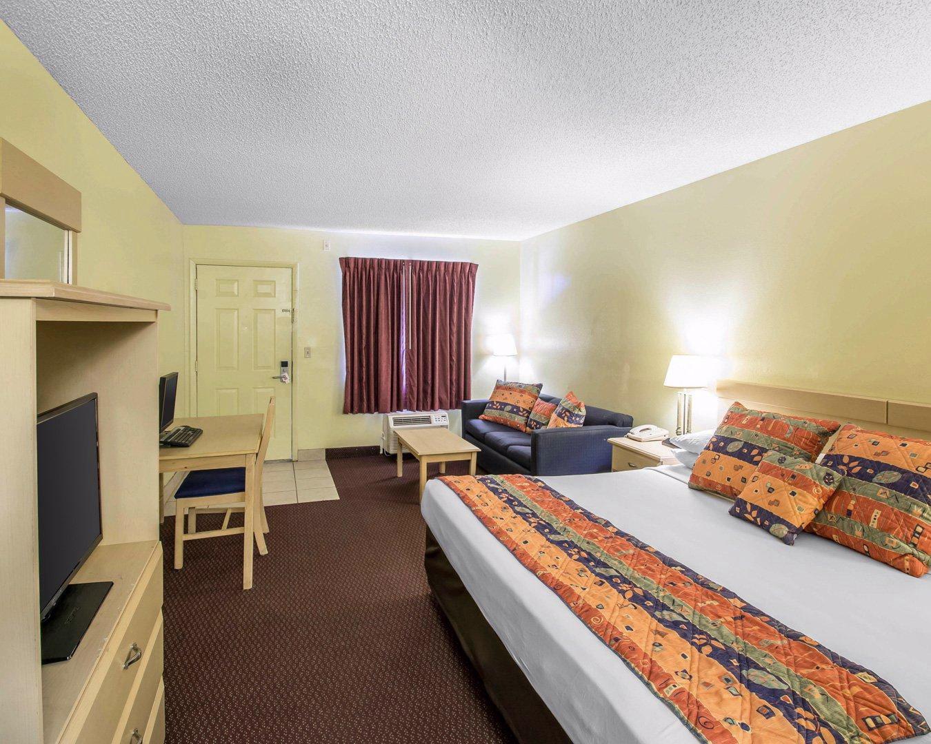 Hotel Econo & Maingate