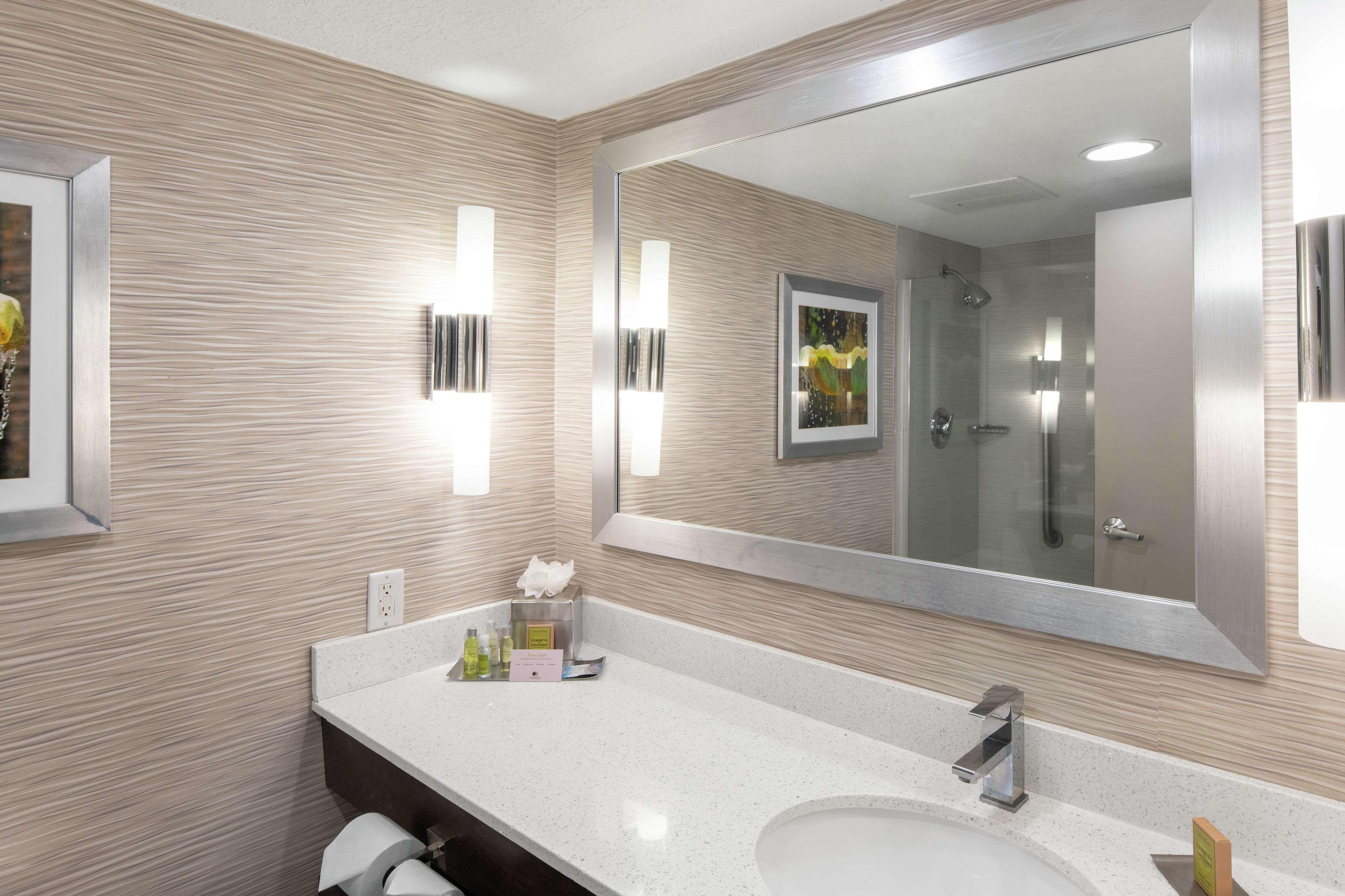 Doubletree By Hilton Airport Jacksonville