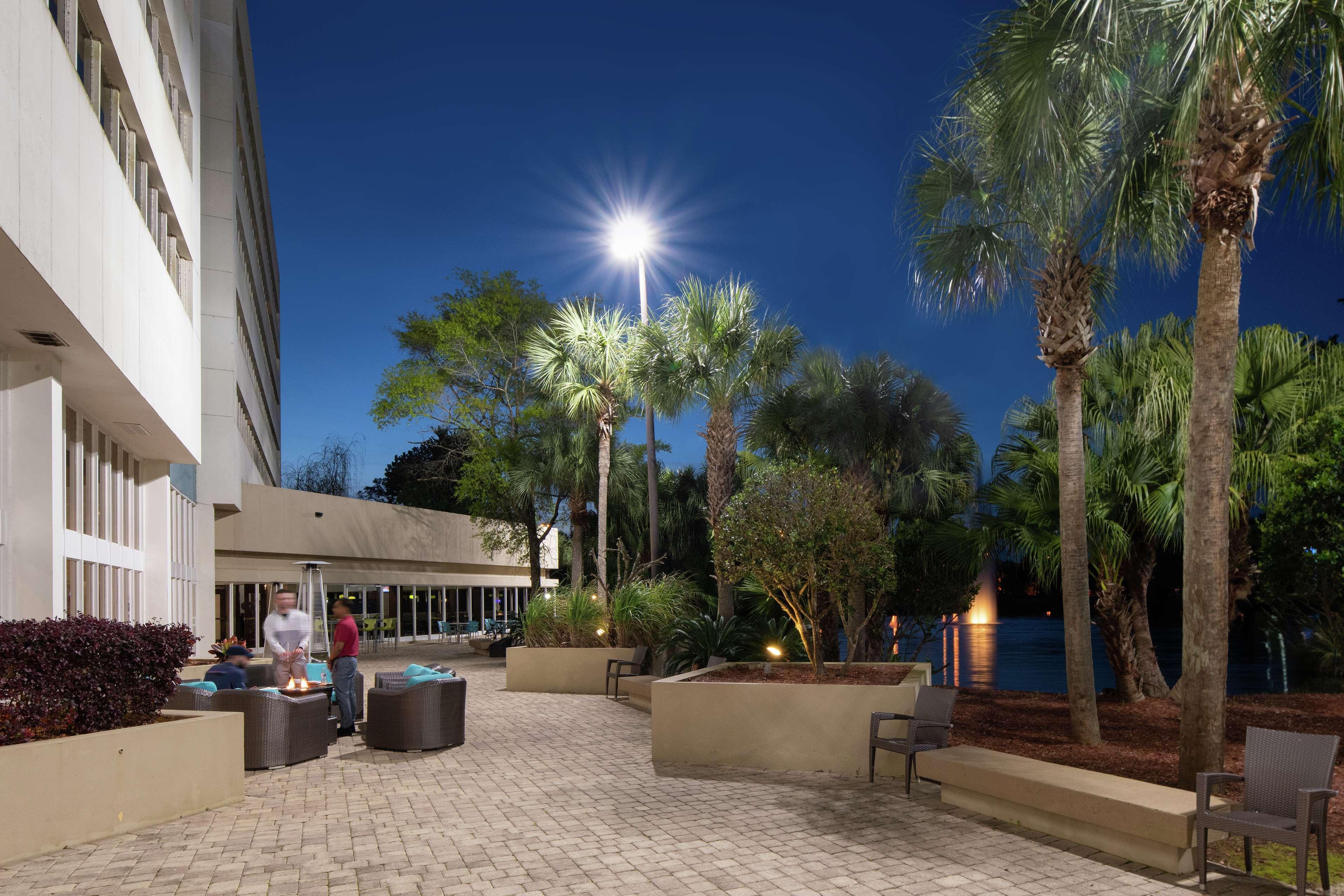 Hotel Doubletree By Hilton Airport