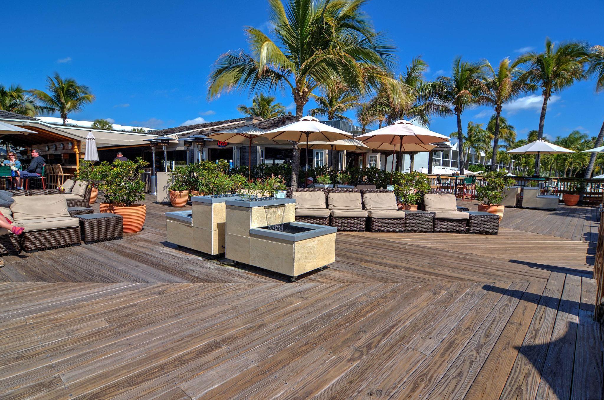 Resort The Beachcomber St. Pete & St. Pete Beach