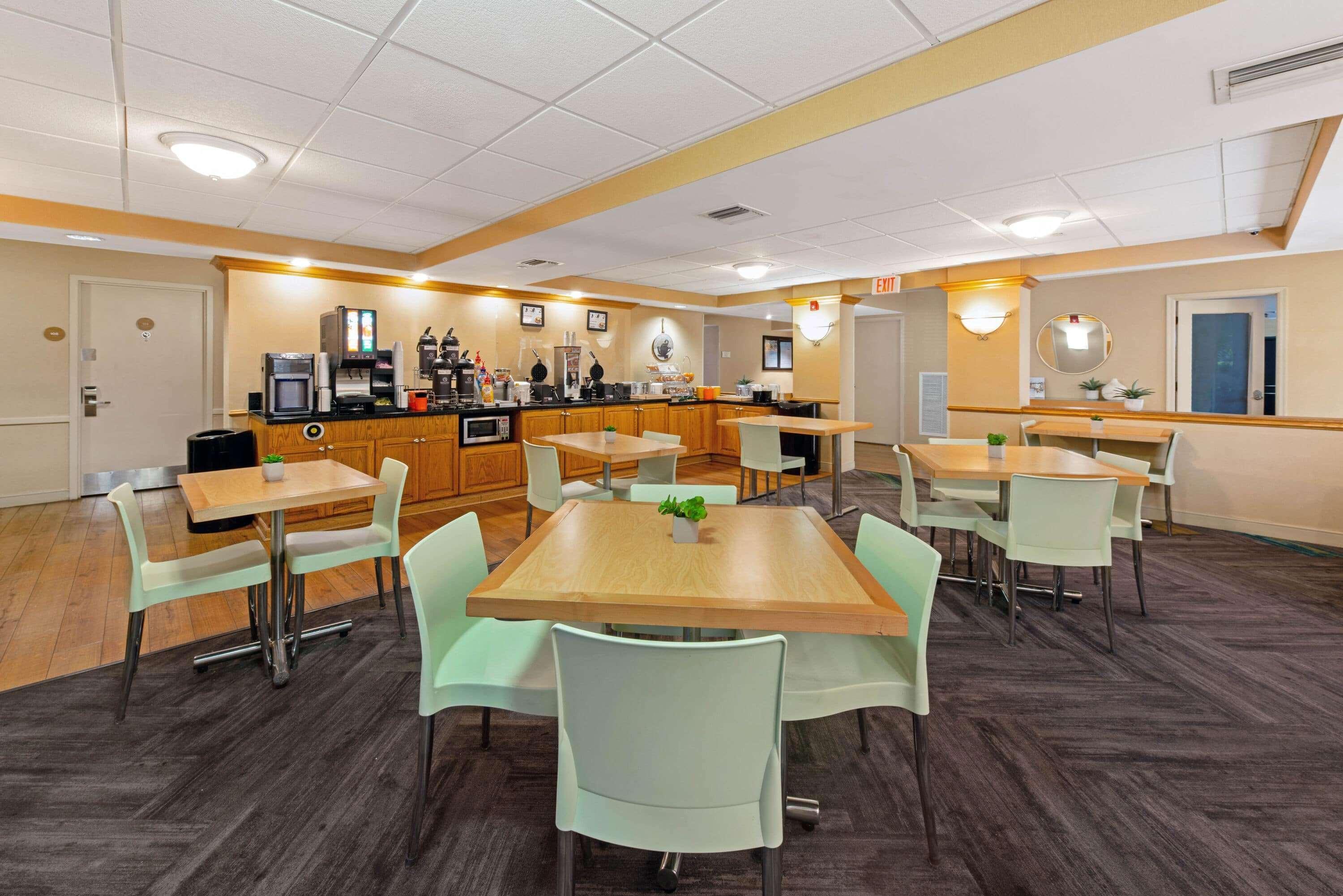 La Quinta By Wyndham South