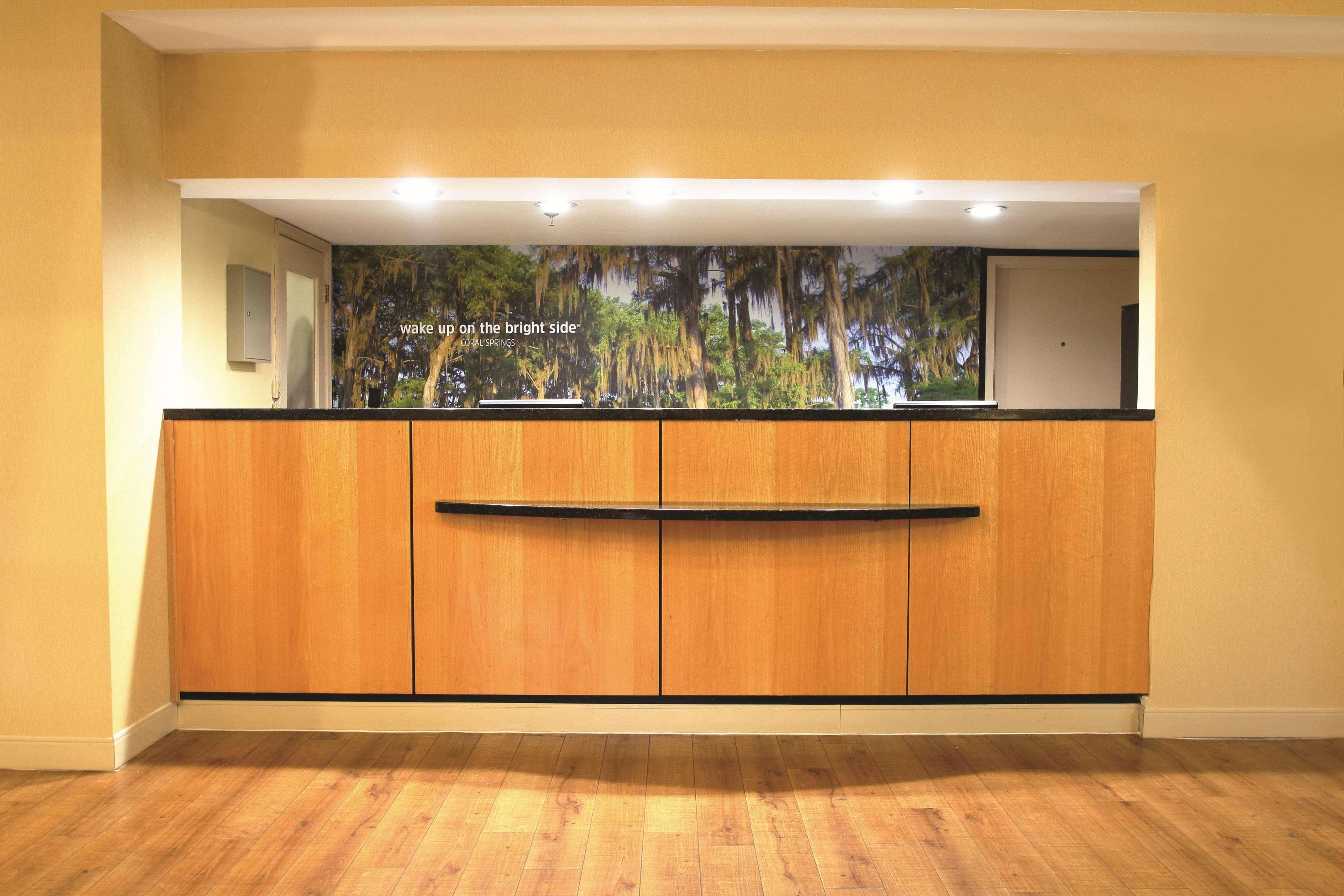 Hotel La Quinta By Wyndham South Coral Springs