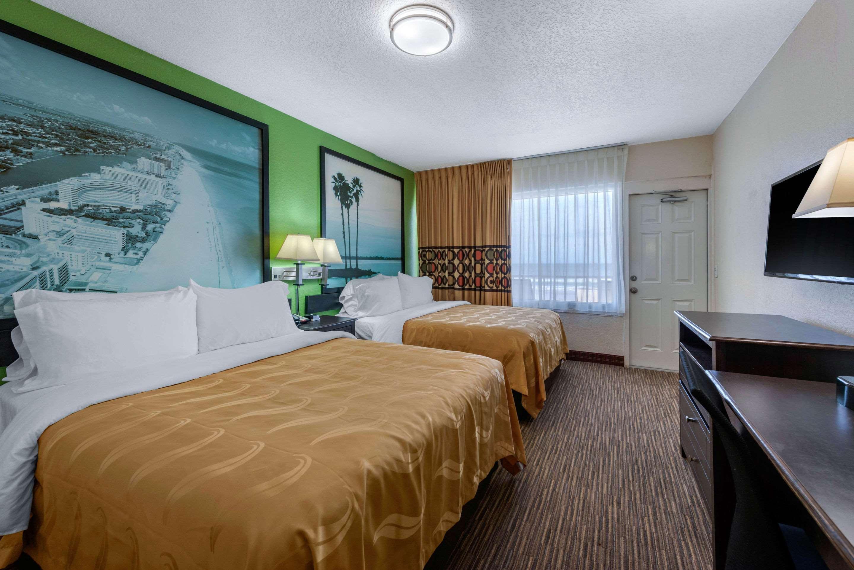 Inn Quality Daytona Oceanfront 2*