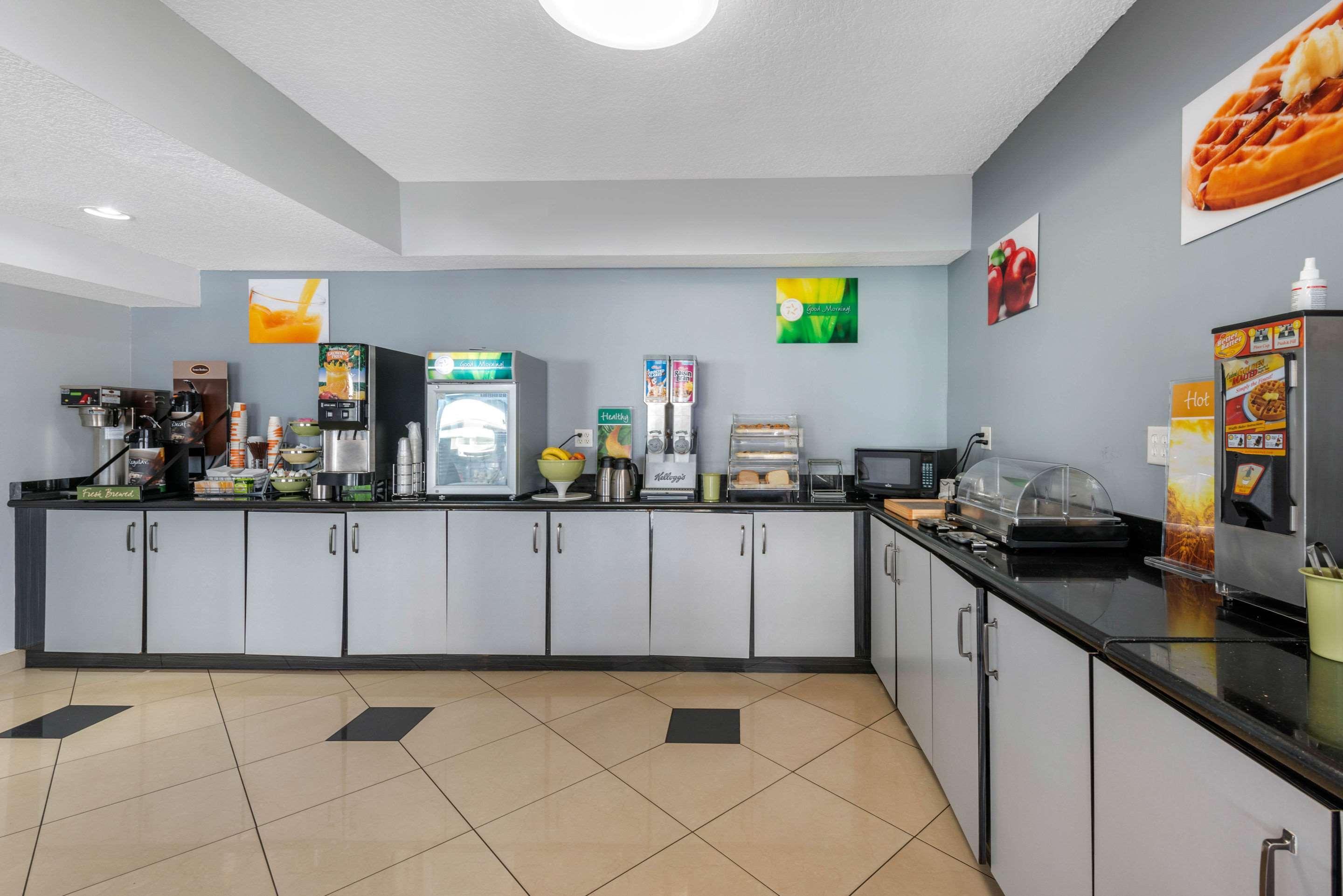 Quality Daytona Oceanfront Inn 2*