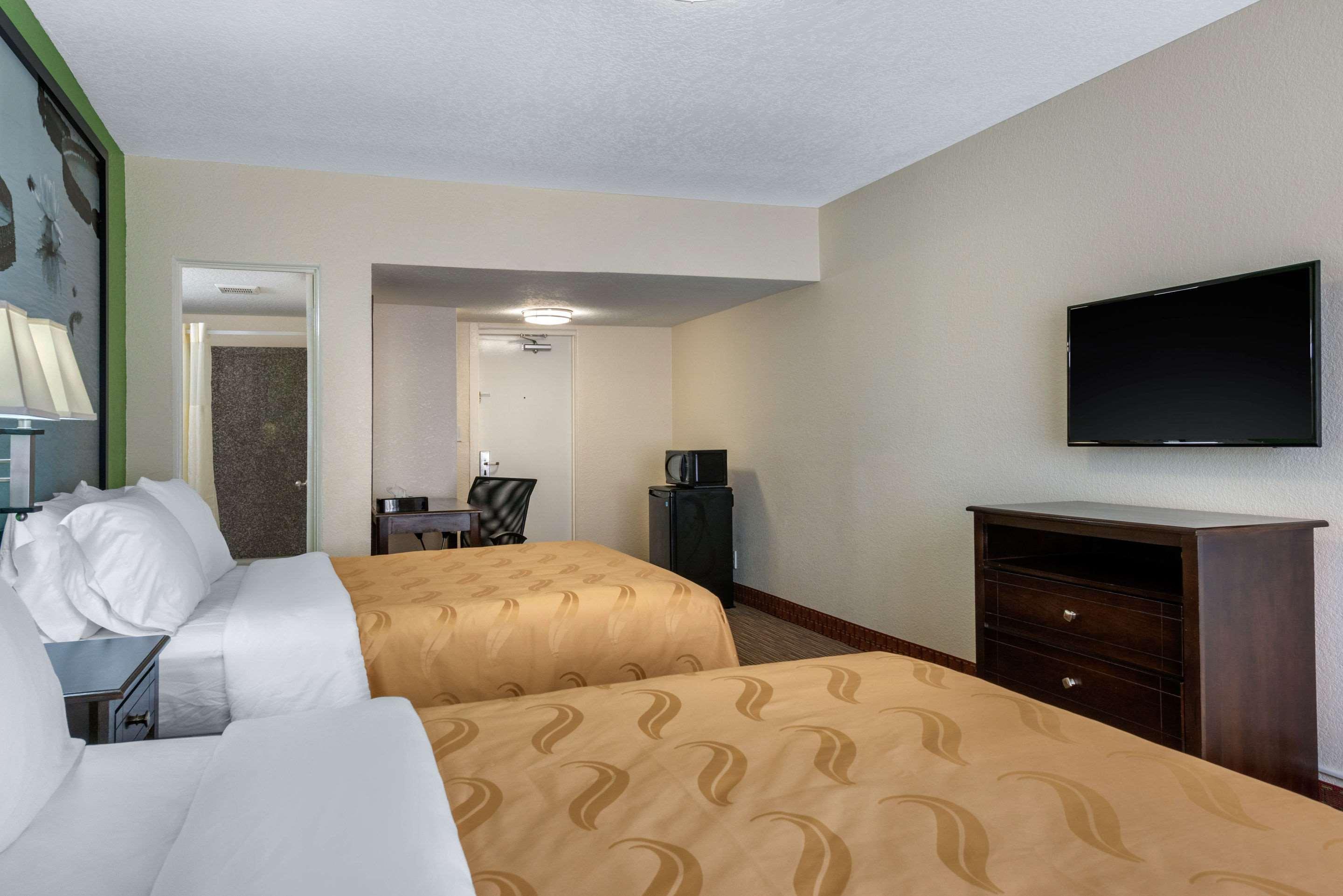 Quality Daytona Oceanfront 2*