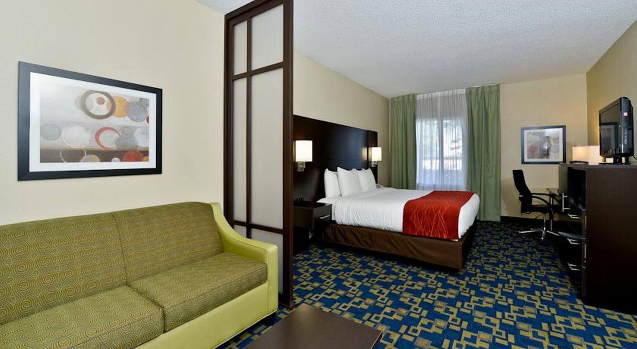 Comfort & Near Universal Resort-convention Ctr