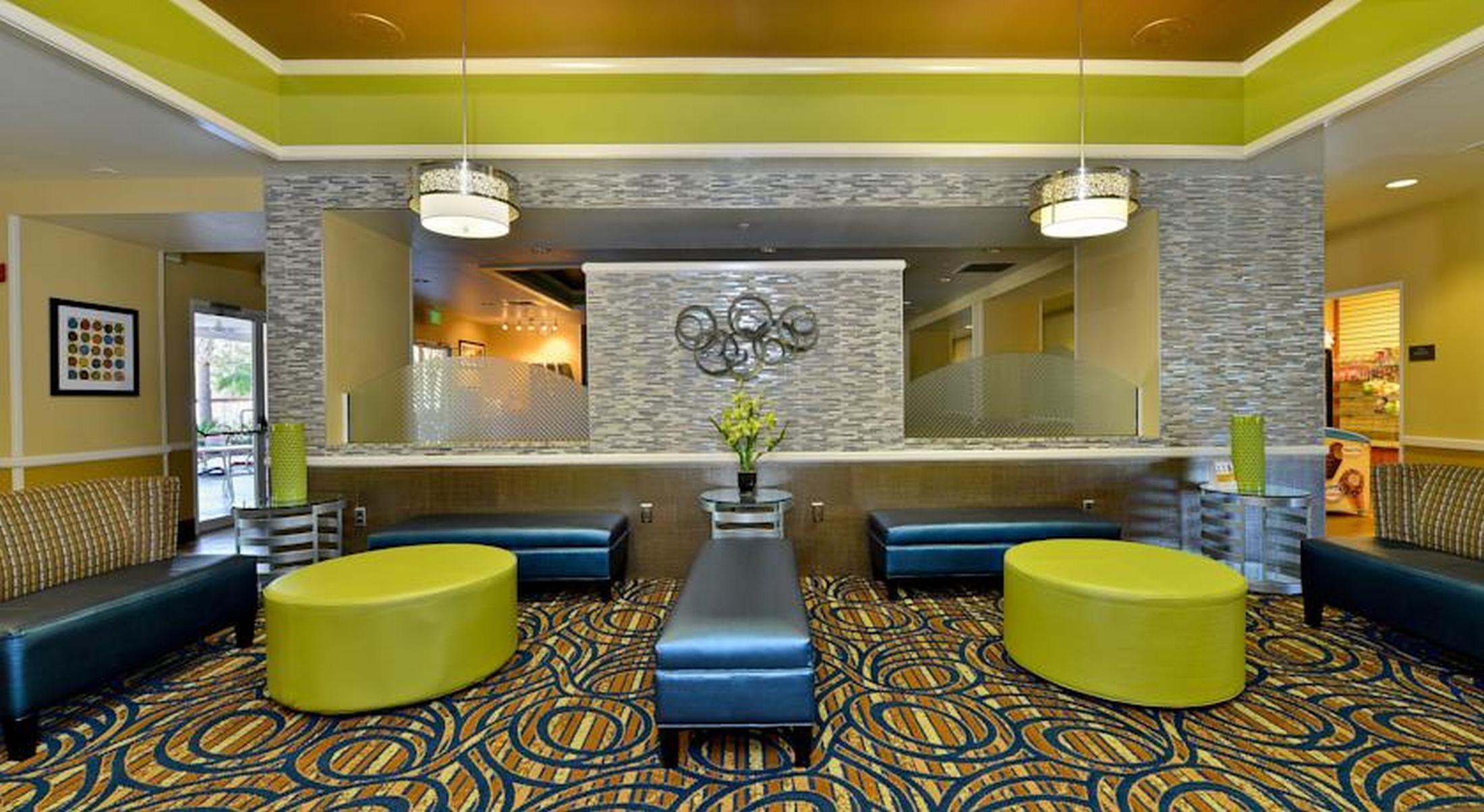 Hotel Comfort & Near Universal Resort-convention Ctr