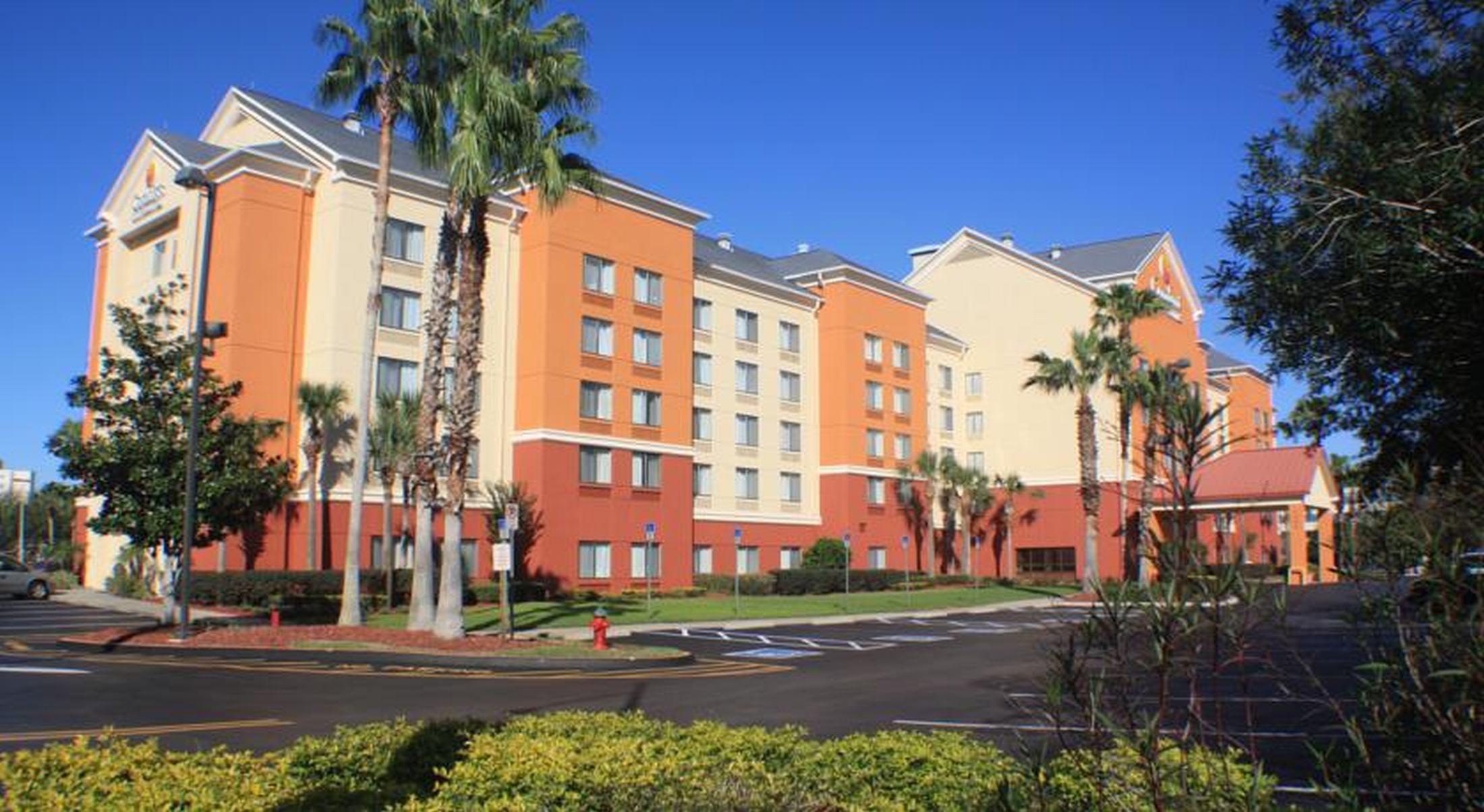 Hotel Comfort & Near Universal Resort-convention Ctr