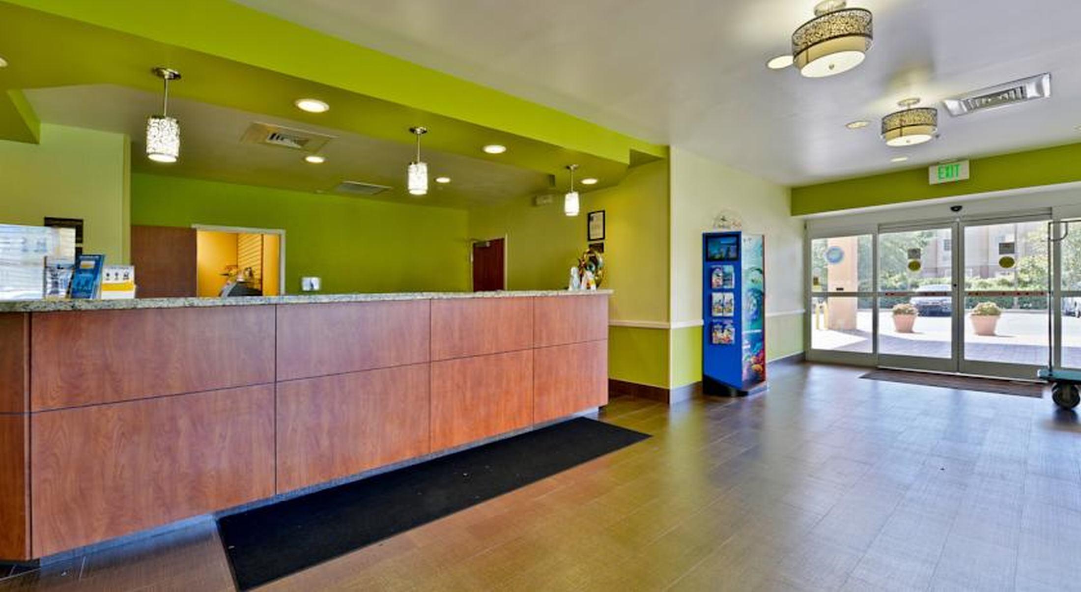 Comfort & Near Universal Resort-convention Ctr Hotel 3*