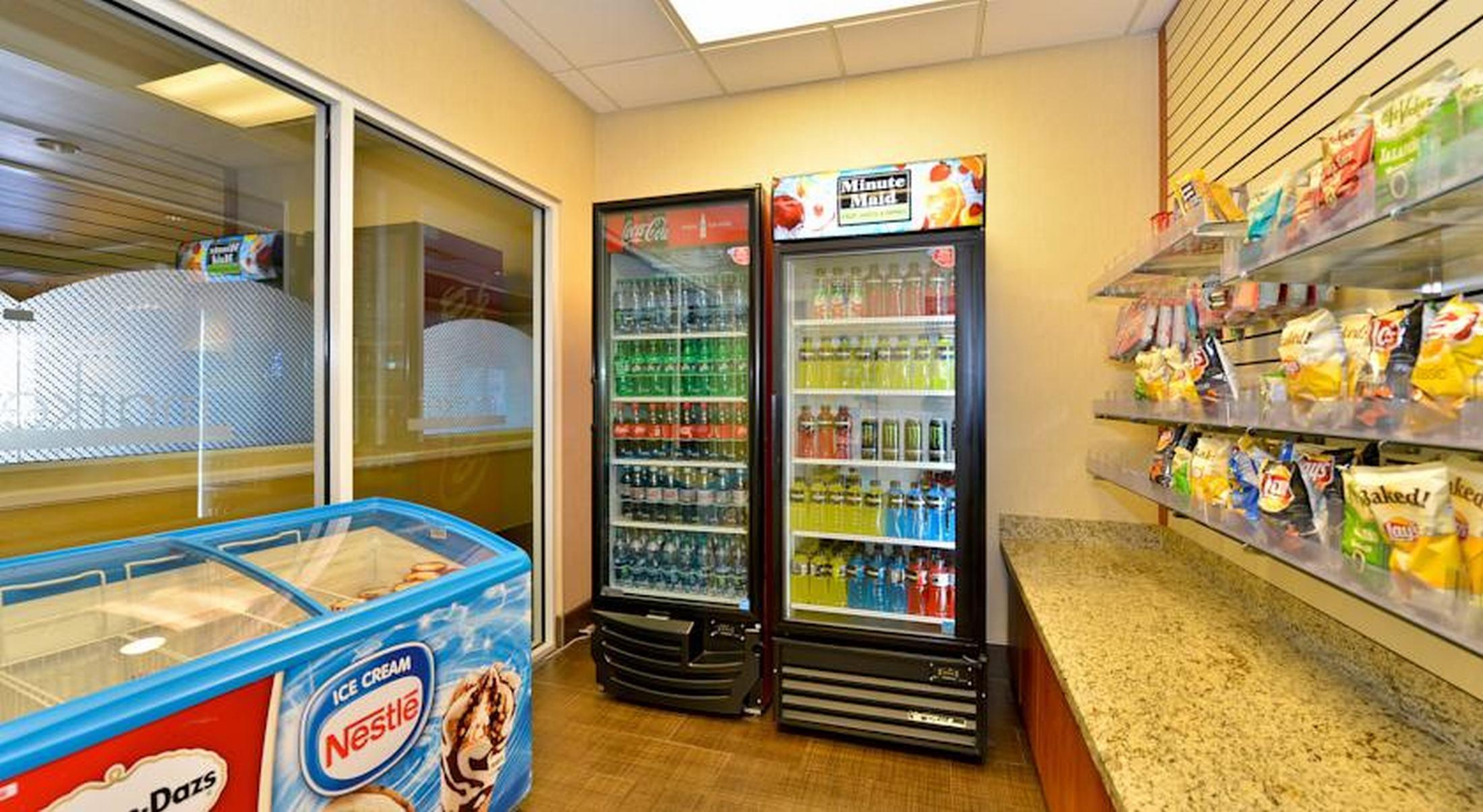 Hotel Comfort & Near Universal Resort-convention Ctr 3*