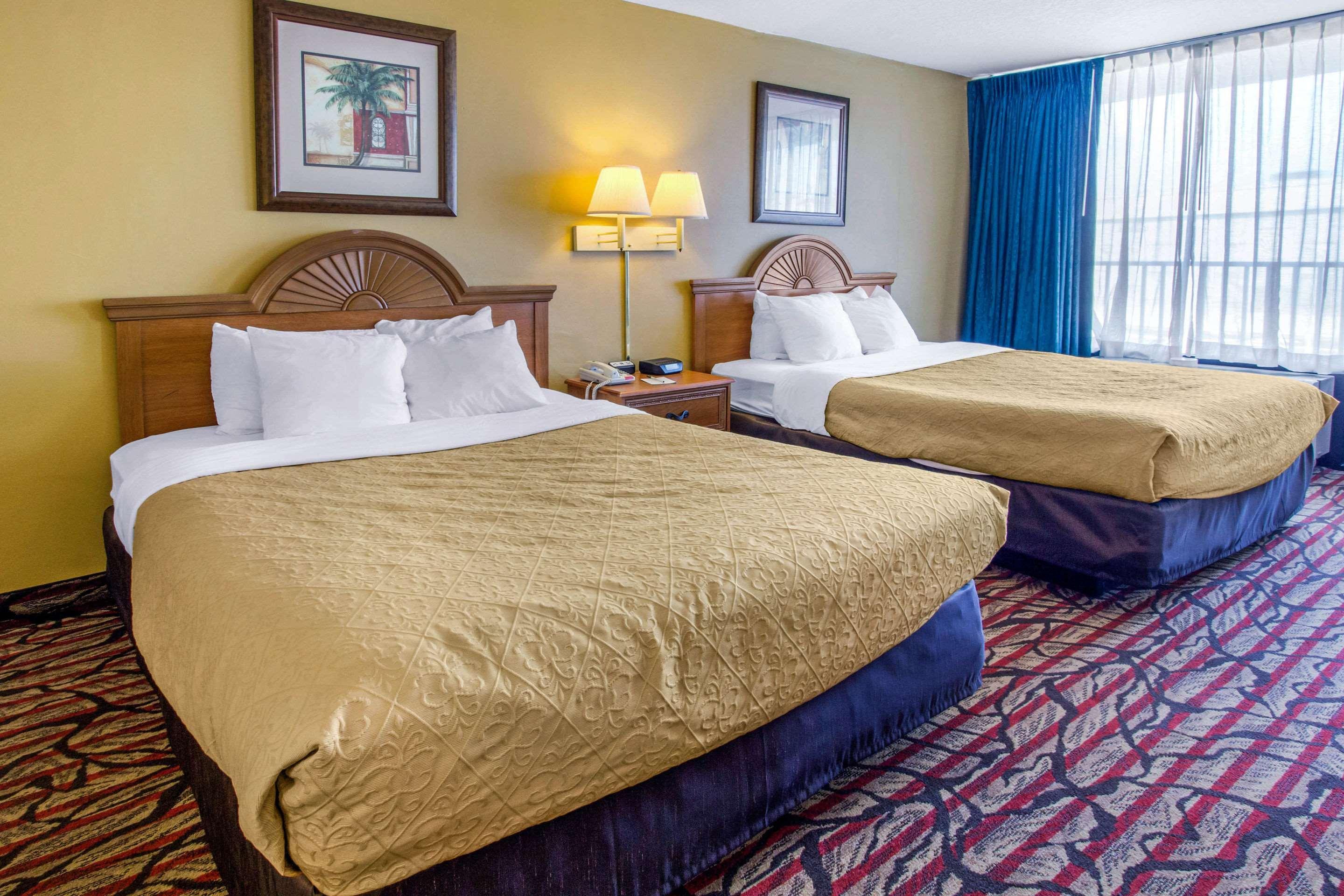 Rodeway Hotel 2*