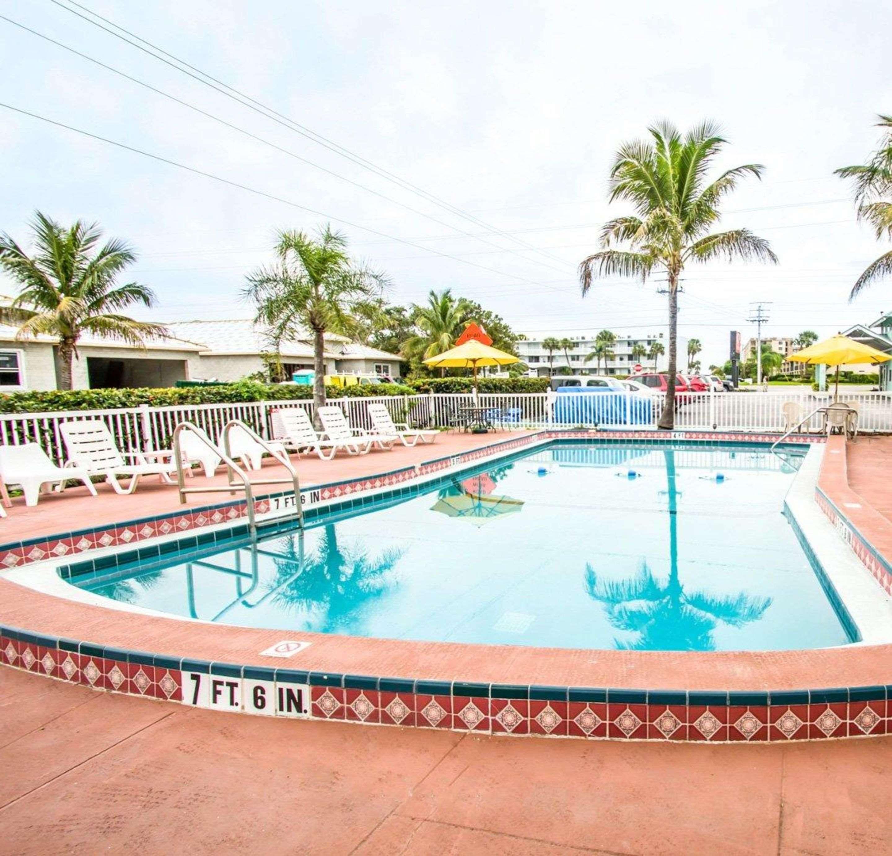 Econo Cocoa - Near The Port