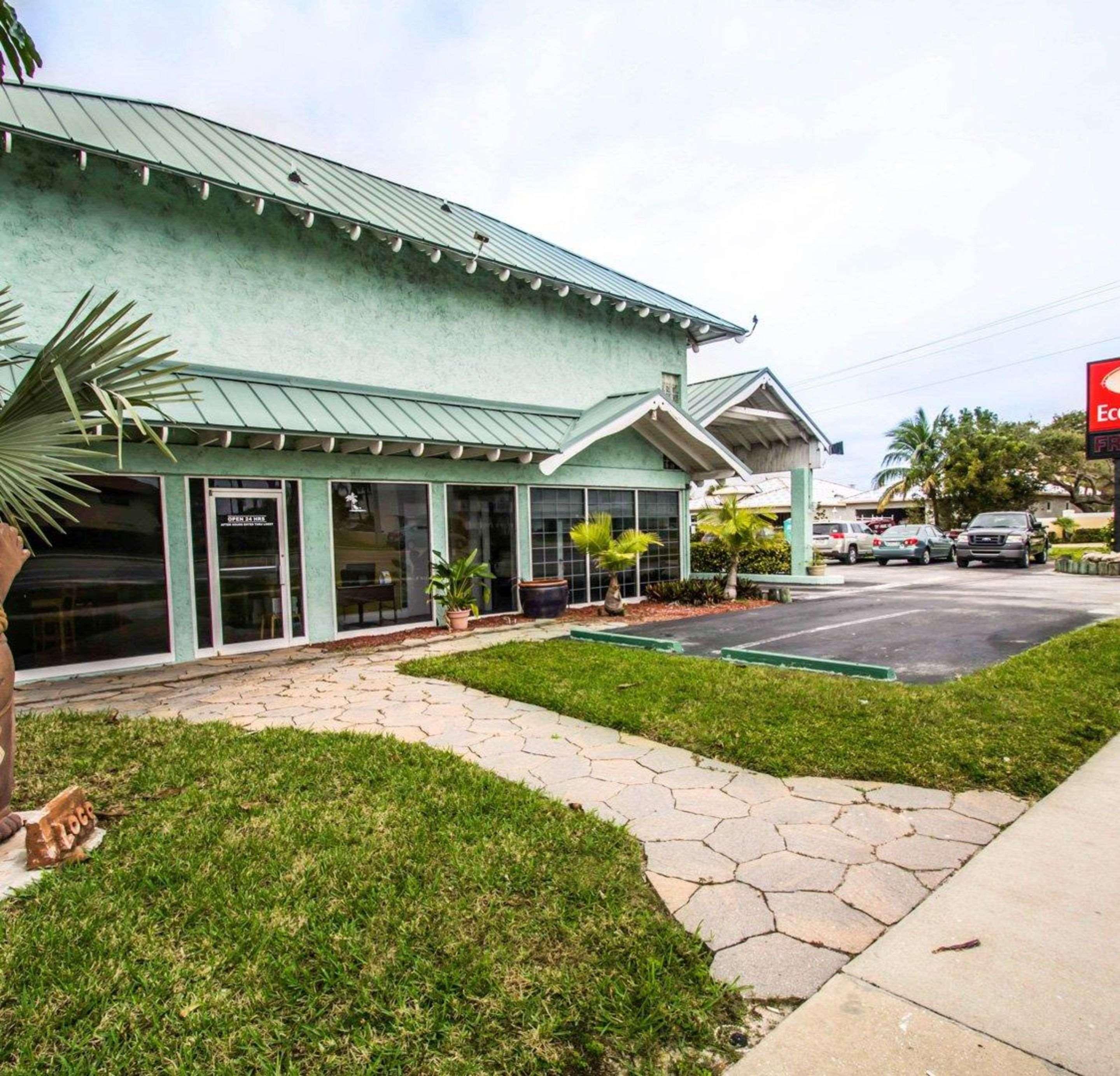 Lodge Econo Cocoa - Near The Port *